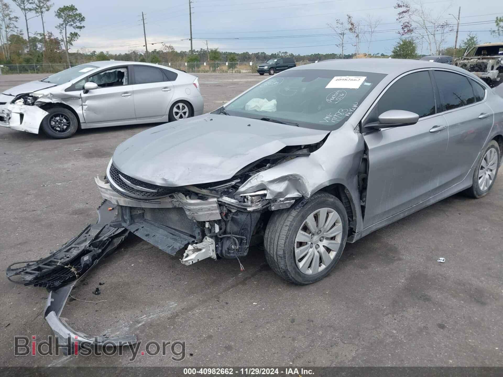 2015 CHRYSLER 200 - VIN: 1C3CCCFBXFN567783 - Фото 2