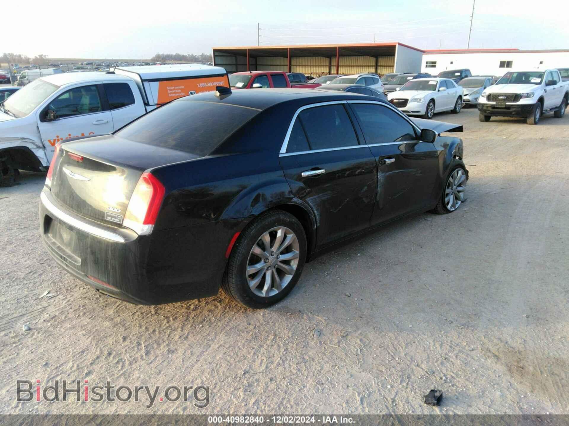 2019 CHRYSLER 300 - VIN: 2C3CCAKG7KH586638 - Фото 4