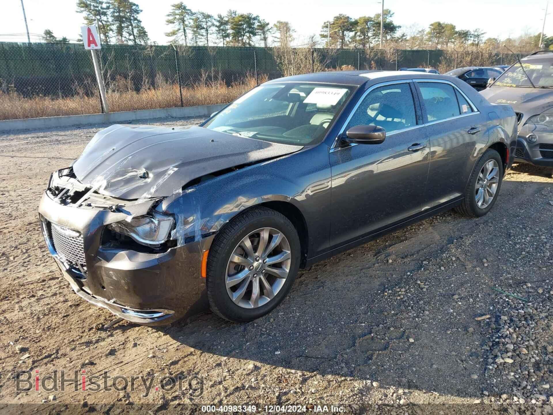 2018 CHRYSLER 300 - VIN: 2C3CCARG7JH341214 - Фото 2