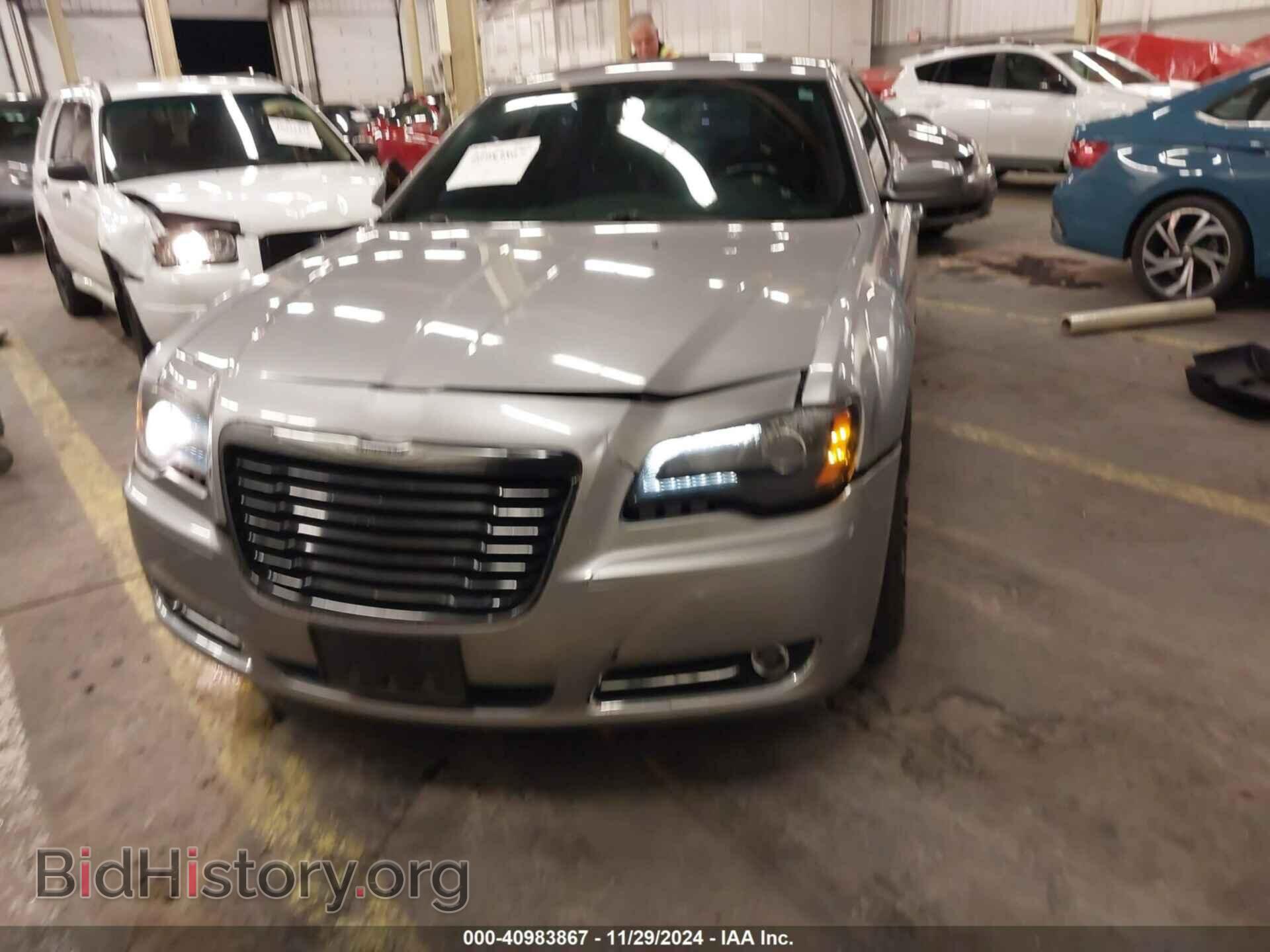2014 CHRYSLER 300 - VIN: 2C3CCABG3EH372685 - Фото 6