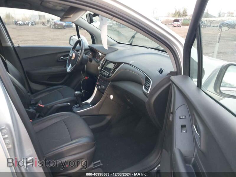 2019 Chevrolet TRAX (VIN 3GNCJPSB3KL287459) — photo 5 of 16