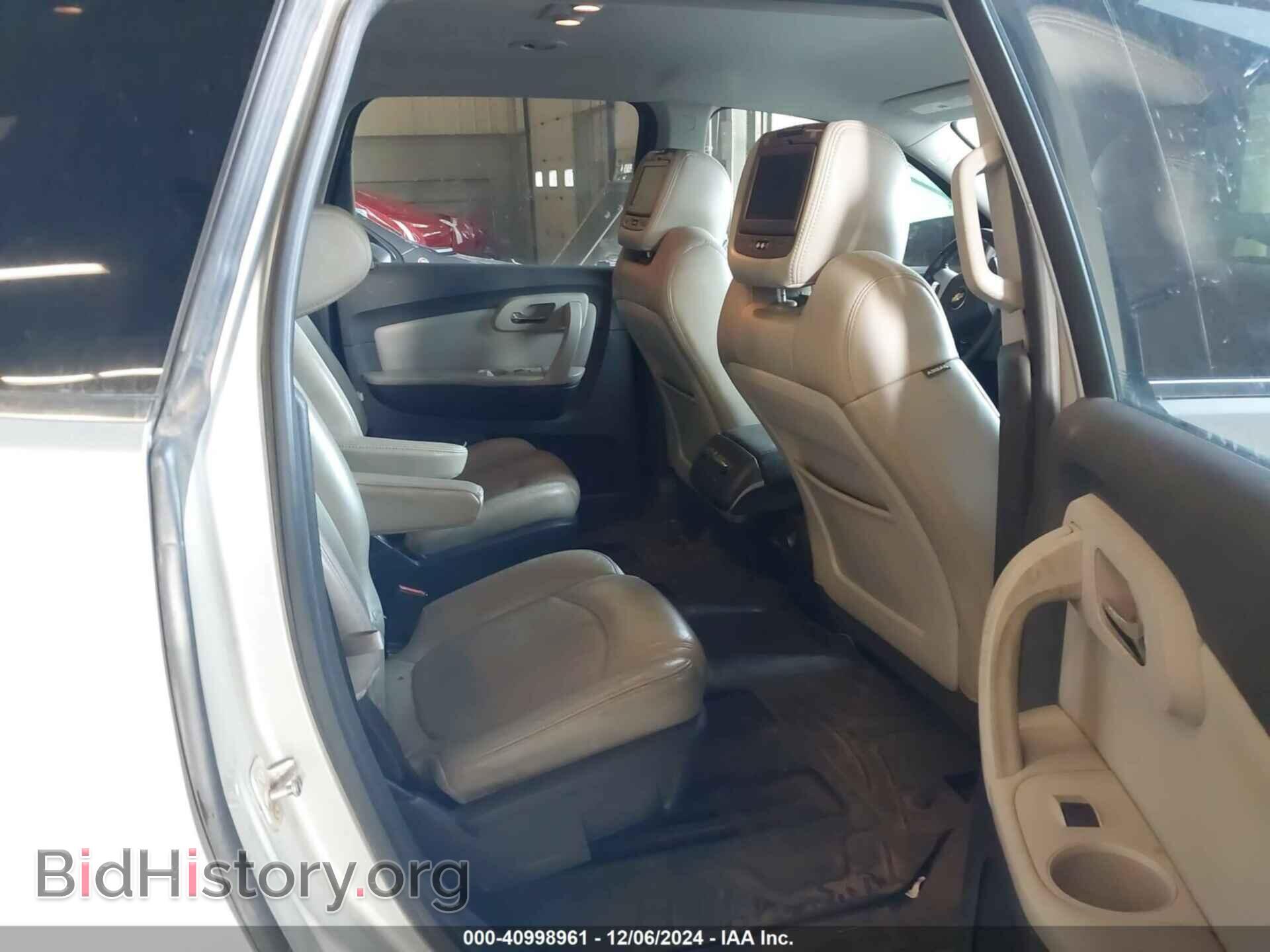 2011 CHEVROLET TRAVERSE - VIN: 1GNKVLED7BJ388467 - Фото 8