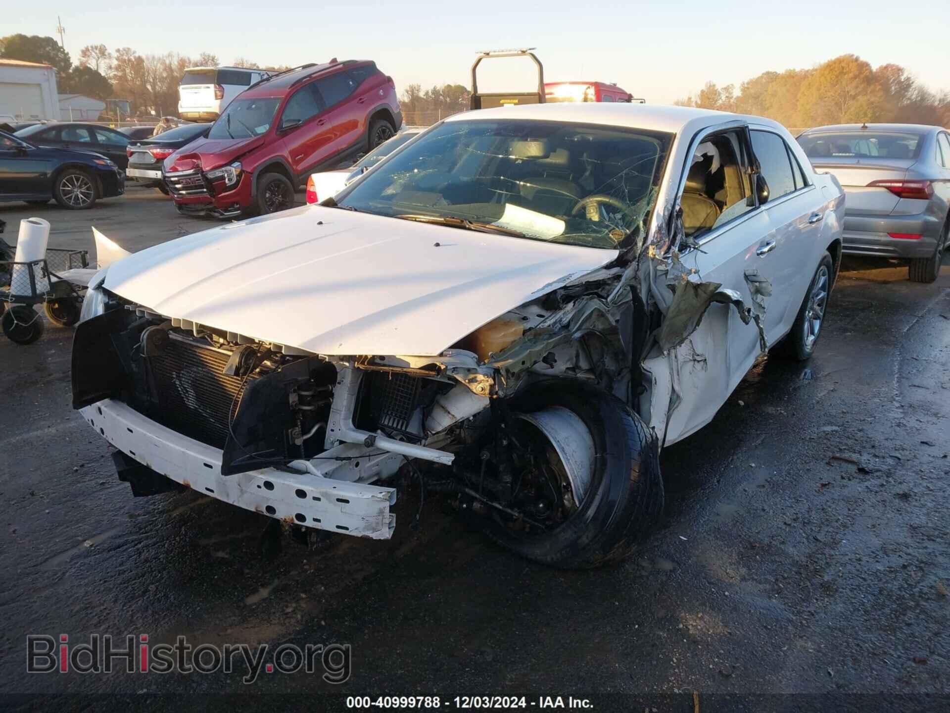 2011 CHRYSLER 300 - VIN: 2C3CA5CG2BH533664 - Фото 2