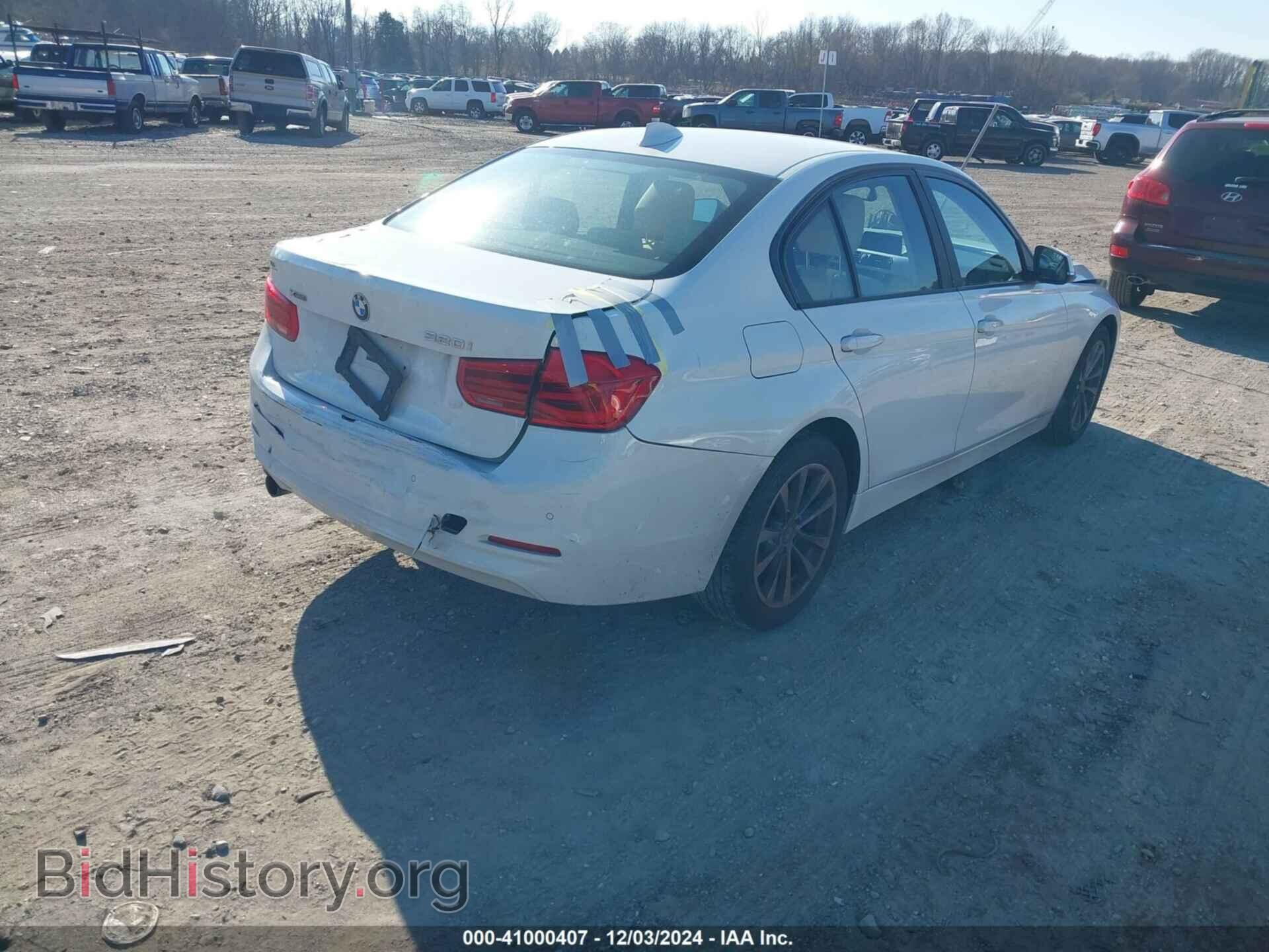 2017 BMW 320I - VIN: WBA8E5G53HNU41409 - Фото 4