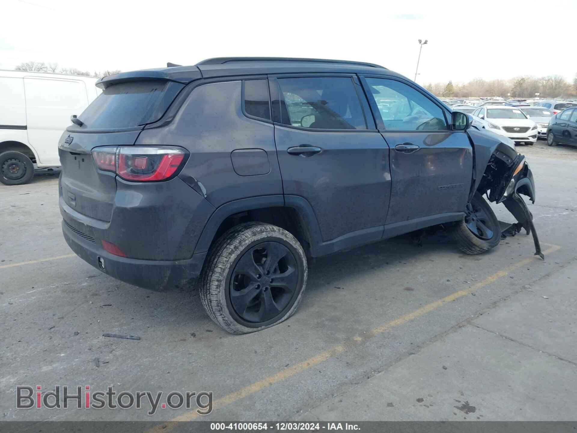 2019 JEEP COMPASS - VIN: 3C4NJDBB6KT696958 - Фото 4