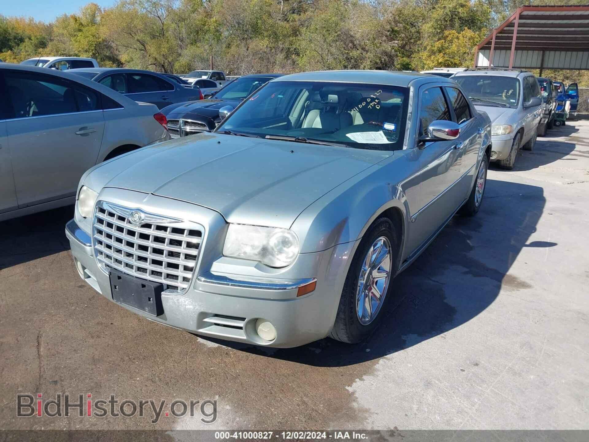 2006 CHRYSLER 300C - VIN: 2C3KA63H26H271807 - Фото 2