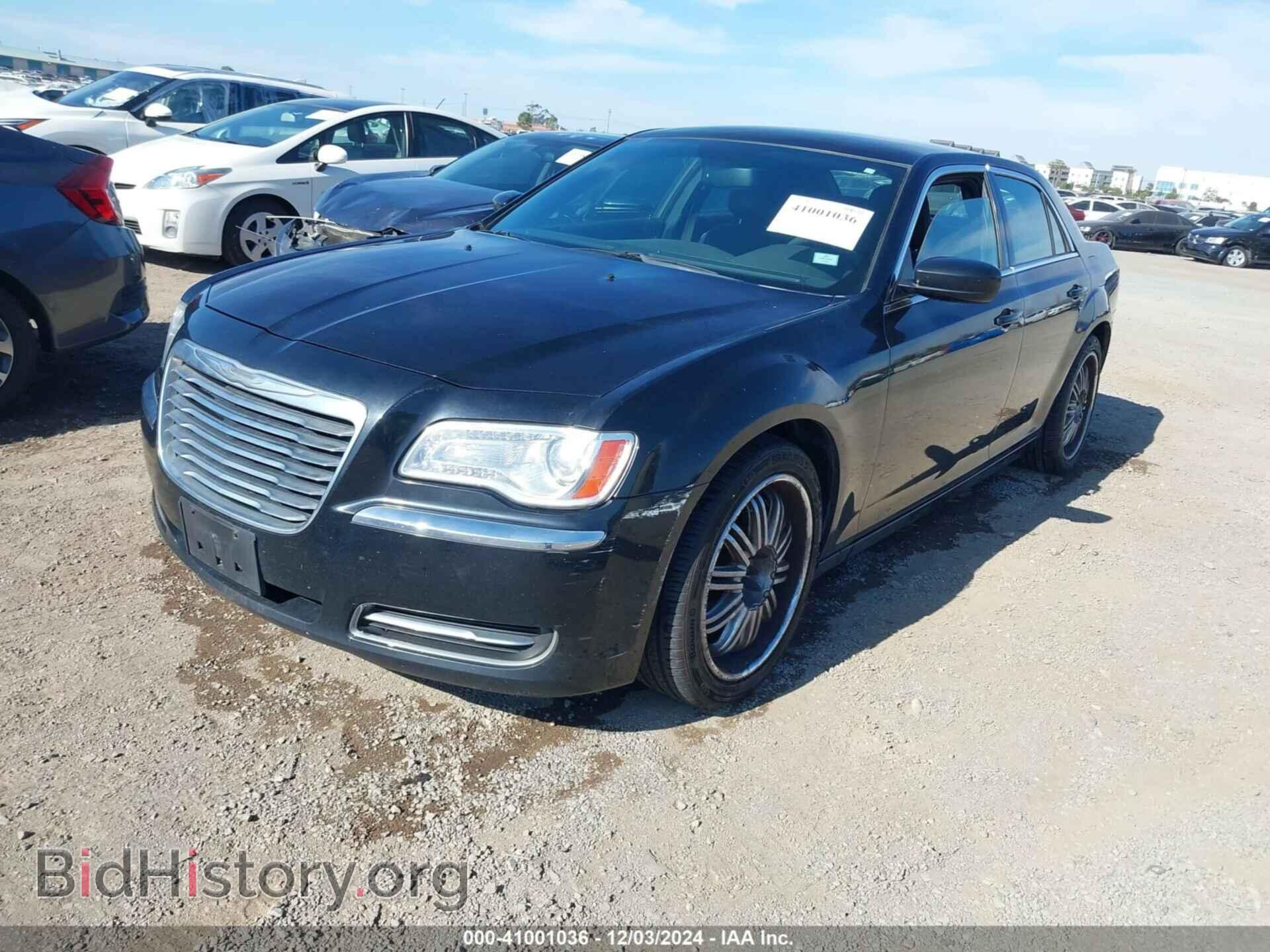 2012 CHRYSLER 300 - VIN: 2C3CCAAGXCH137098 - Фото 2