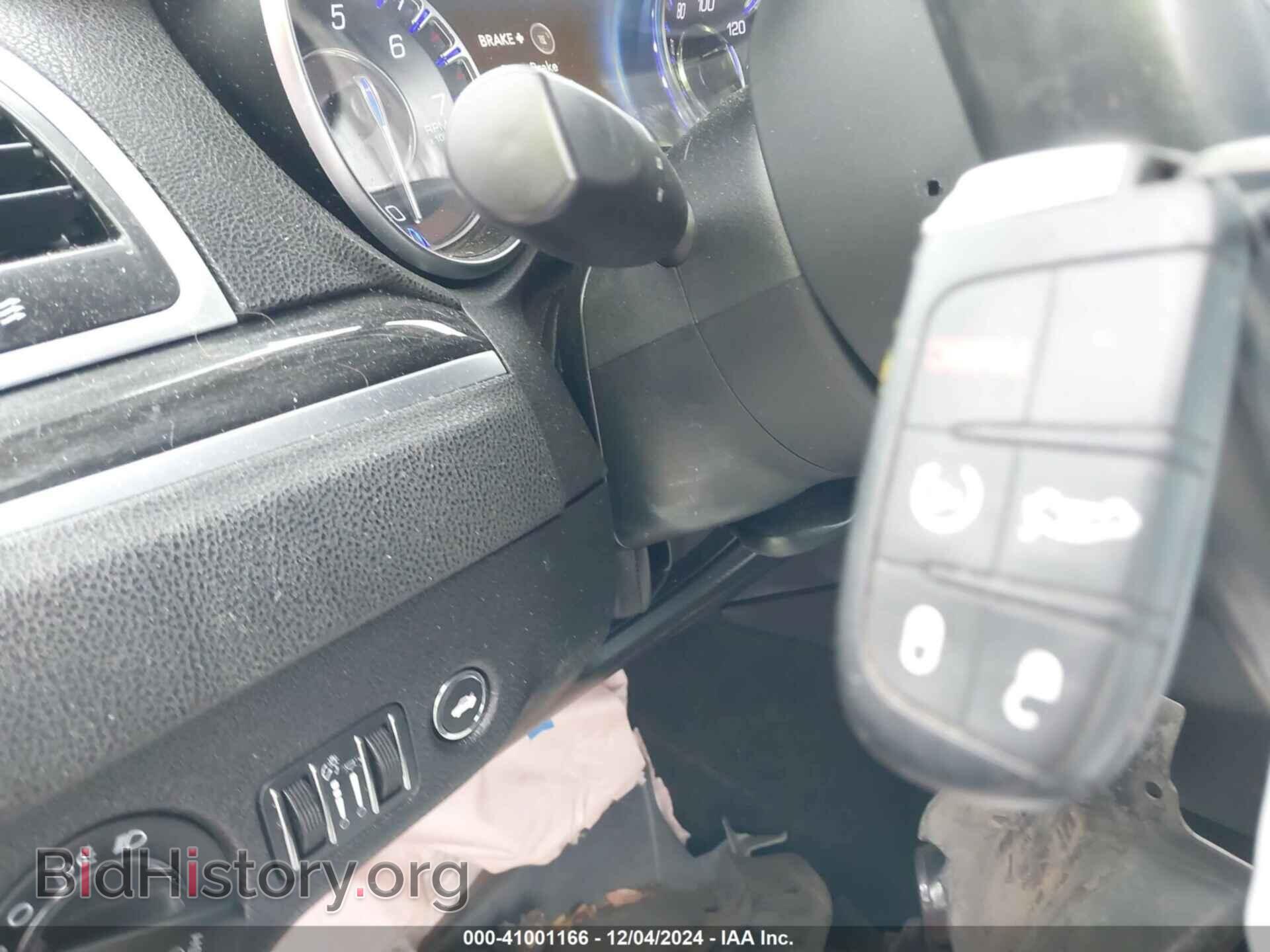 2016 CHRYSLER 300 - VIN: 2C3CCARG4GH192821 - Фото 11