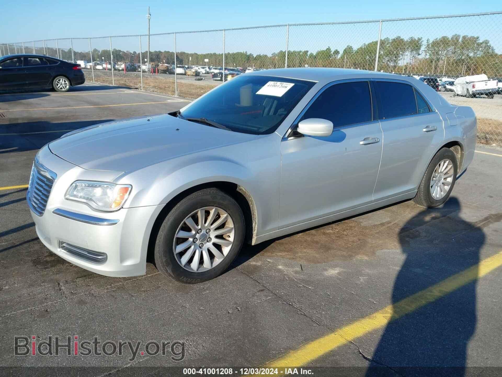 2012 CHRYSLER 300 - VIN: 2C3CCAAGXCH132953 - Фото 2