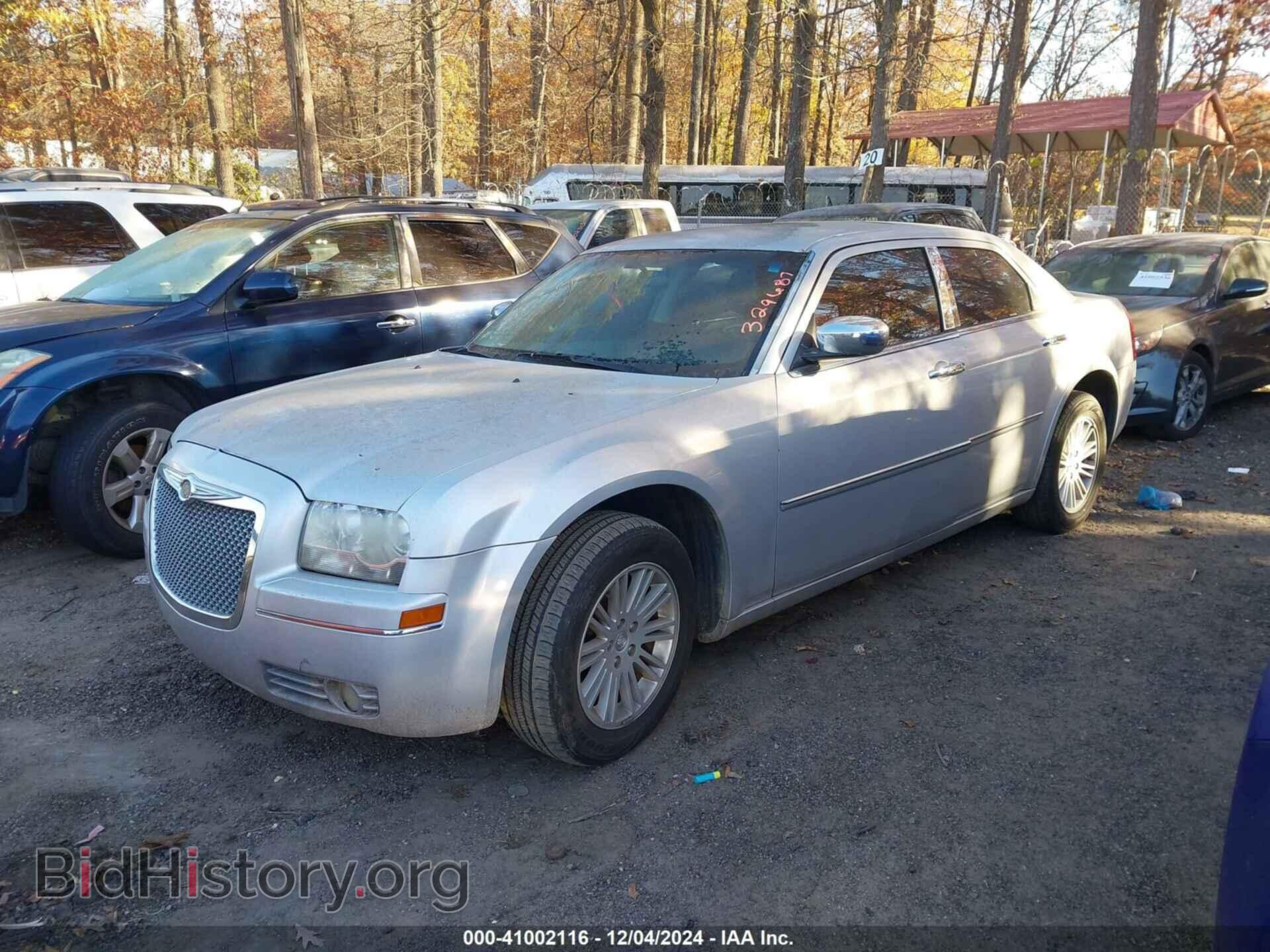 2010 CHRYSLER 300 - VIN: 2C3CA4CD4AH329687 - Фото 2