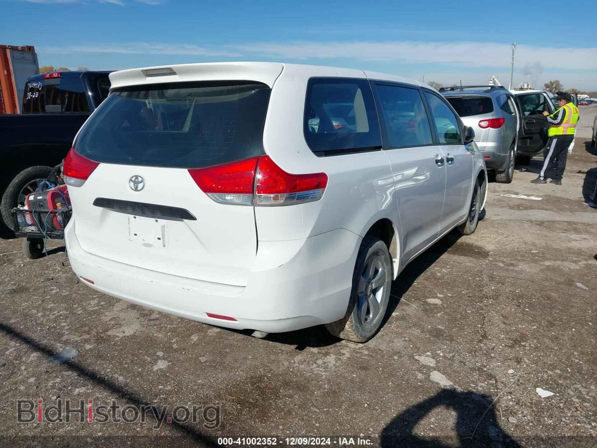 2012 TOYOTA SIENNA - VIN: 5TDKA3DC4CS012469 - Фото 4