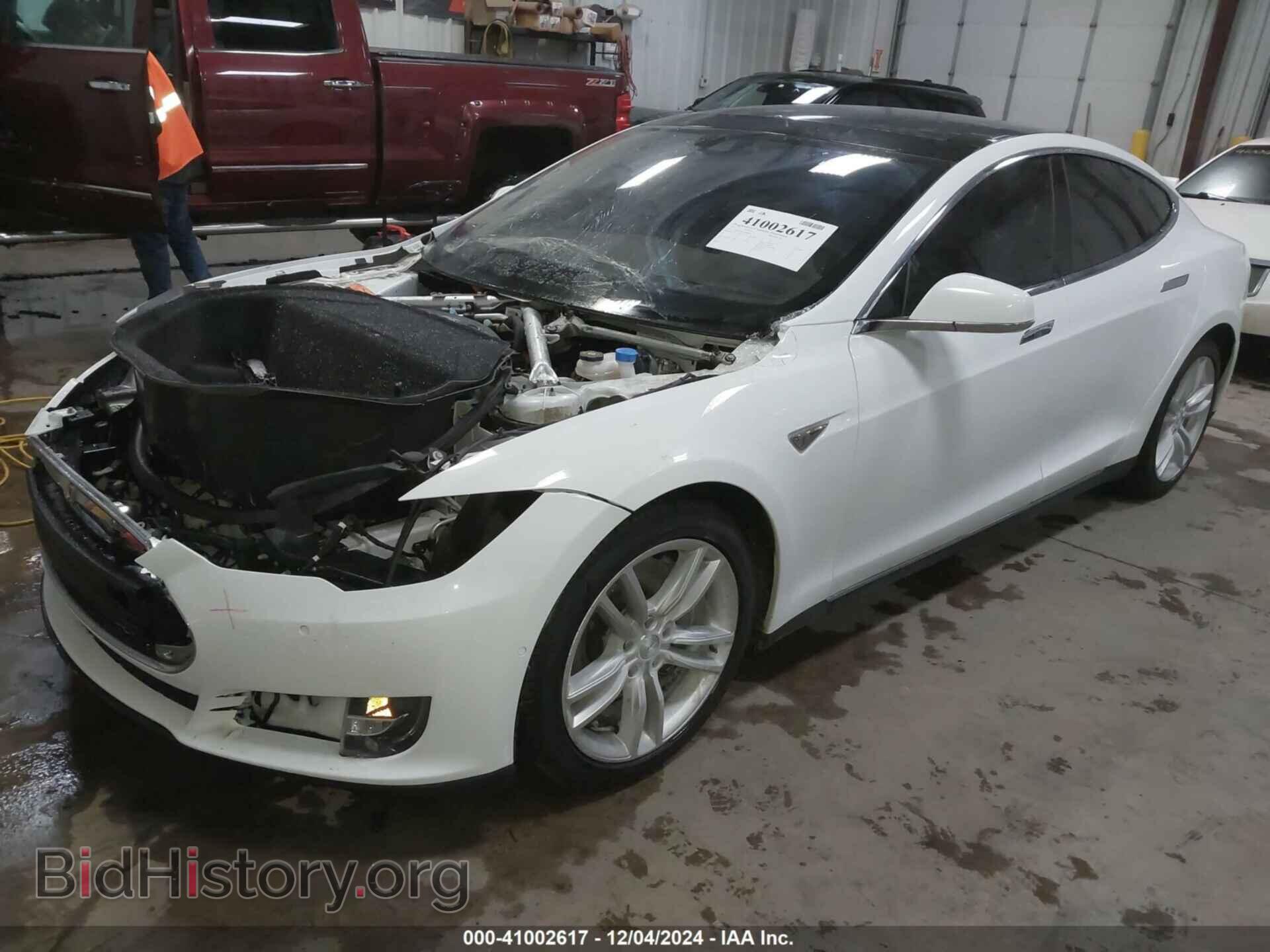 2015 TESLA MODEL S - VIN: 5YJSA1H23FF086058 - Фото 2