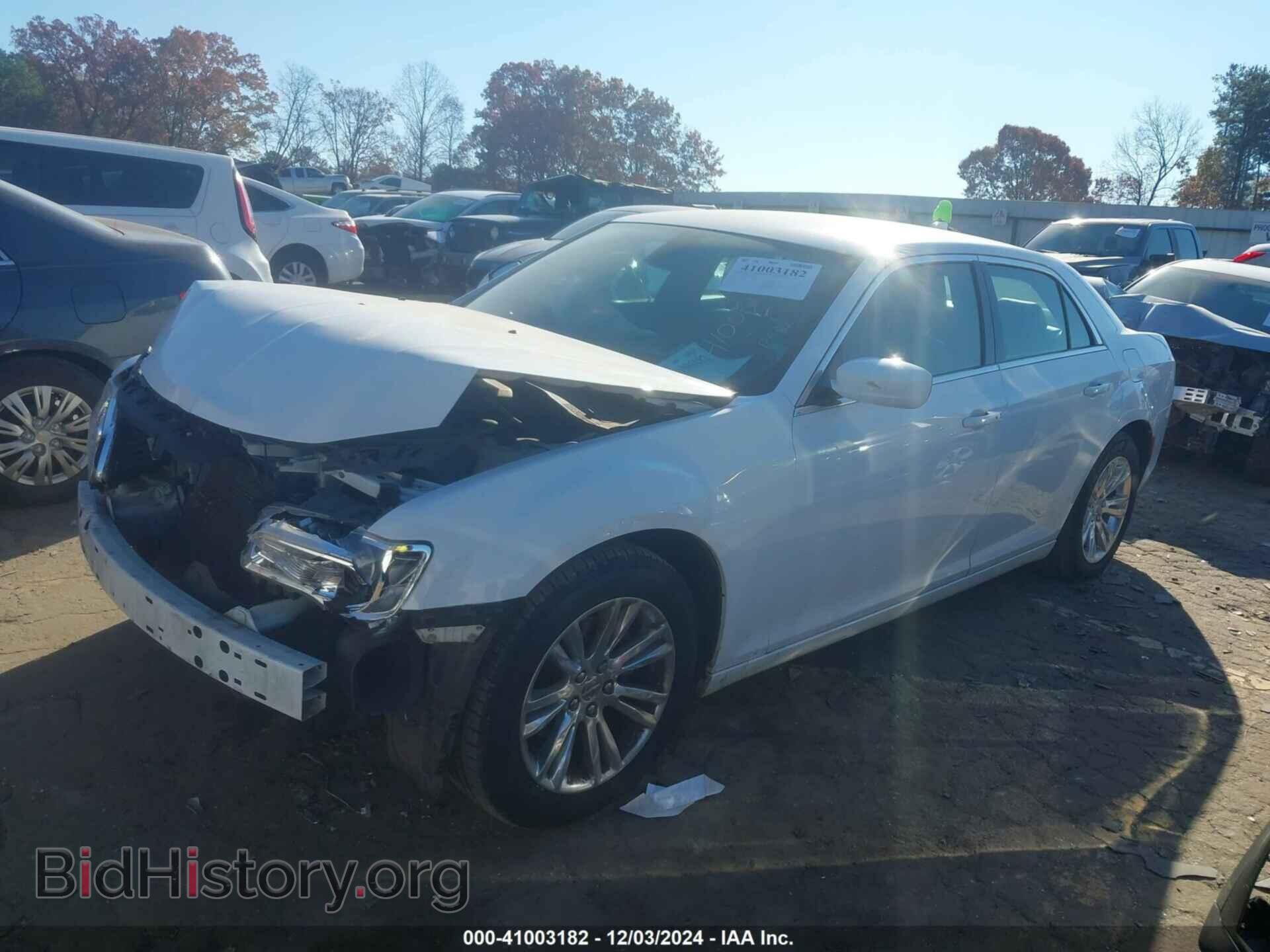 2016 CHRYSLER 300 - VIN: 2C3CCAAG0GH306339 - Фото 2