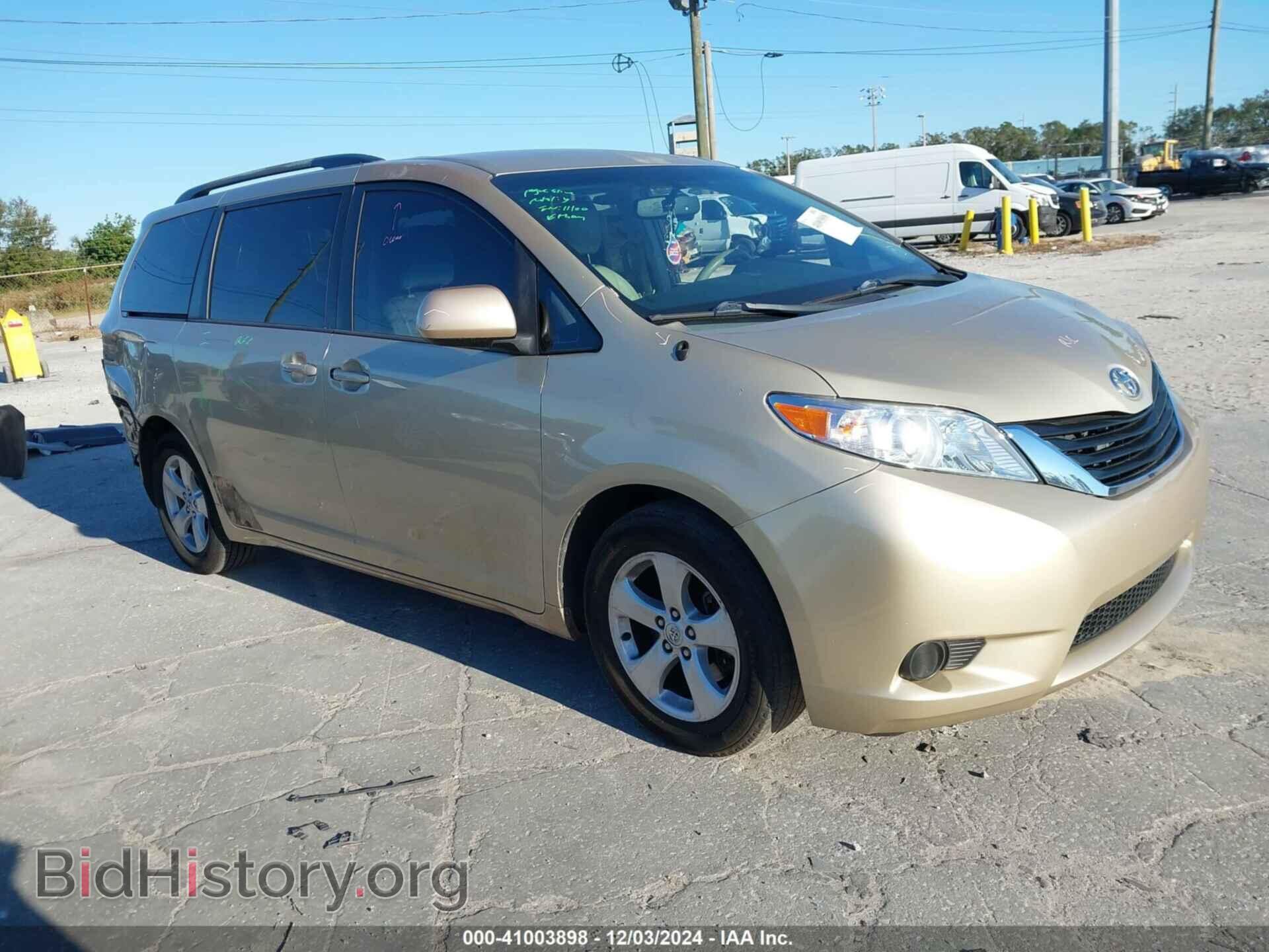 Photo 5TDKK3DC8DS403185 - TOYOTA SIENNA 2013