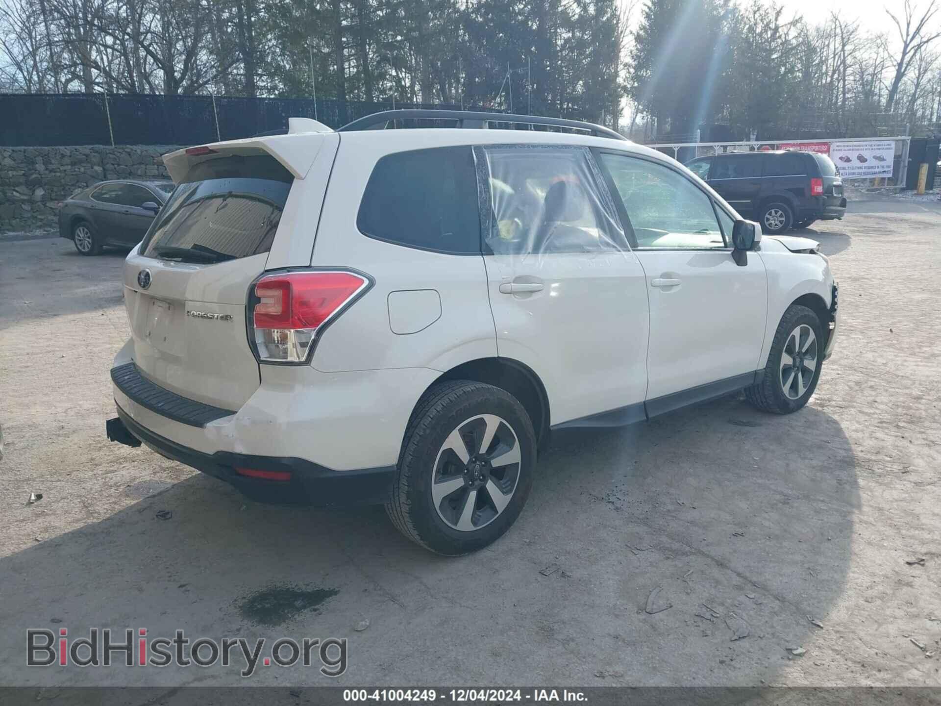 2018 SUBARU FORESTER - VIN: JF2SJAEC9JH520488 - Фото 4
