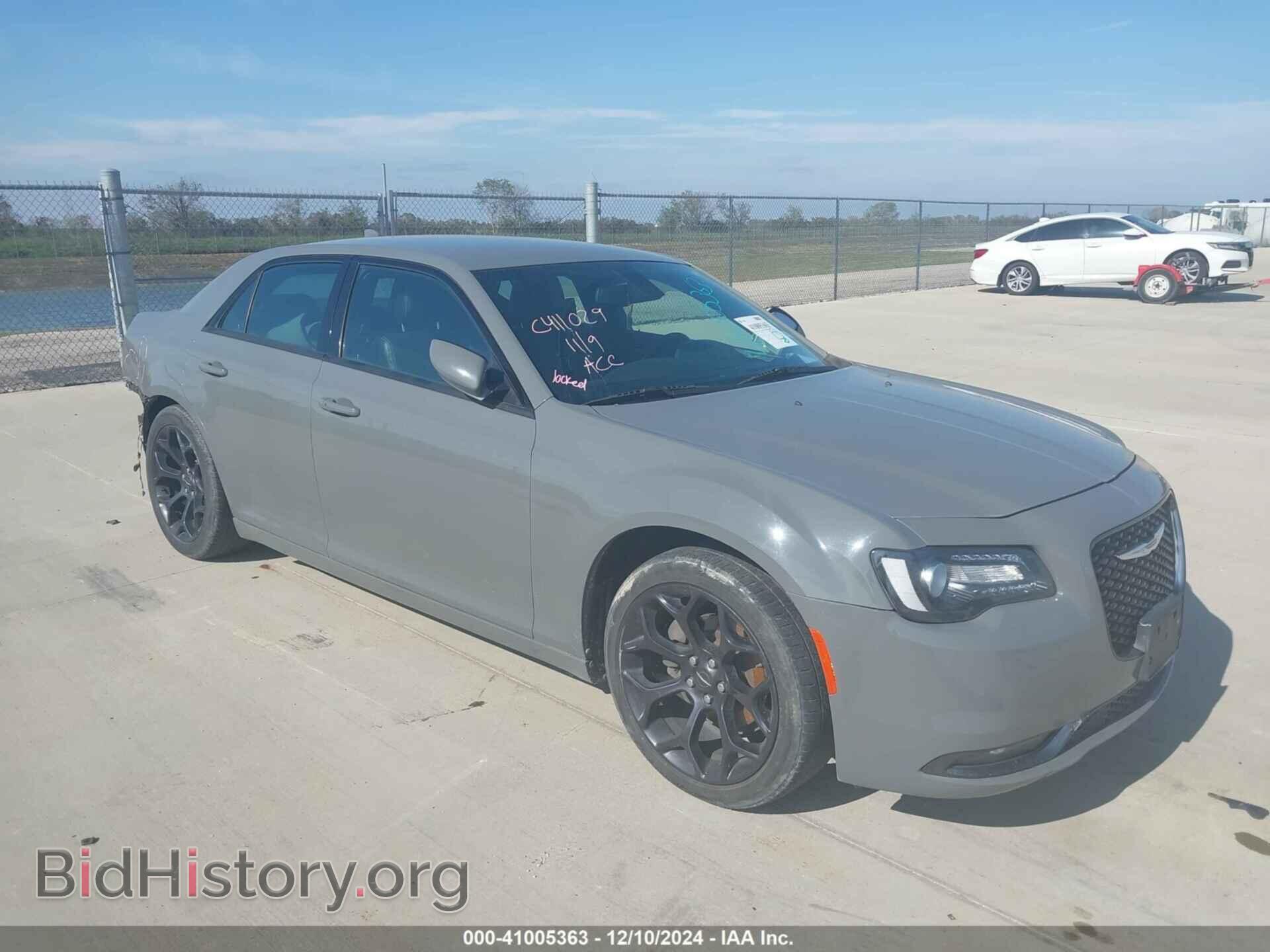 Фотография 2C3CCABG1KH559516 - CHRYSLER 300 2019