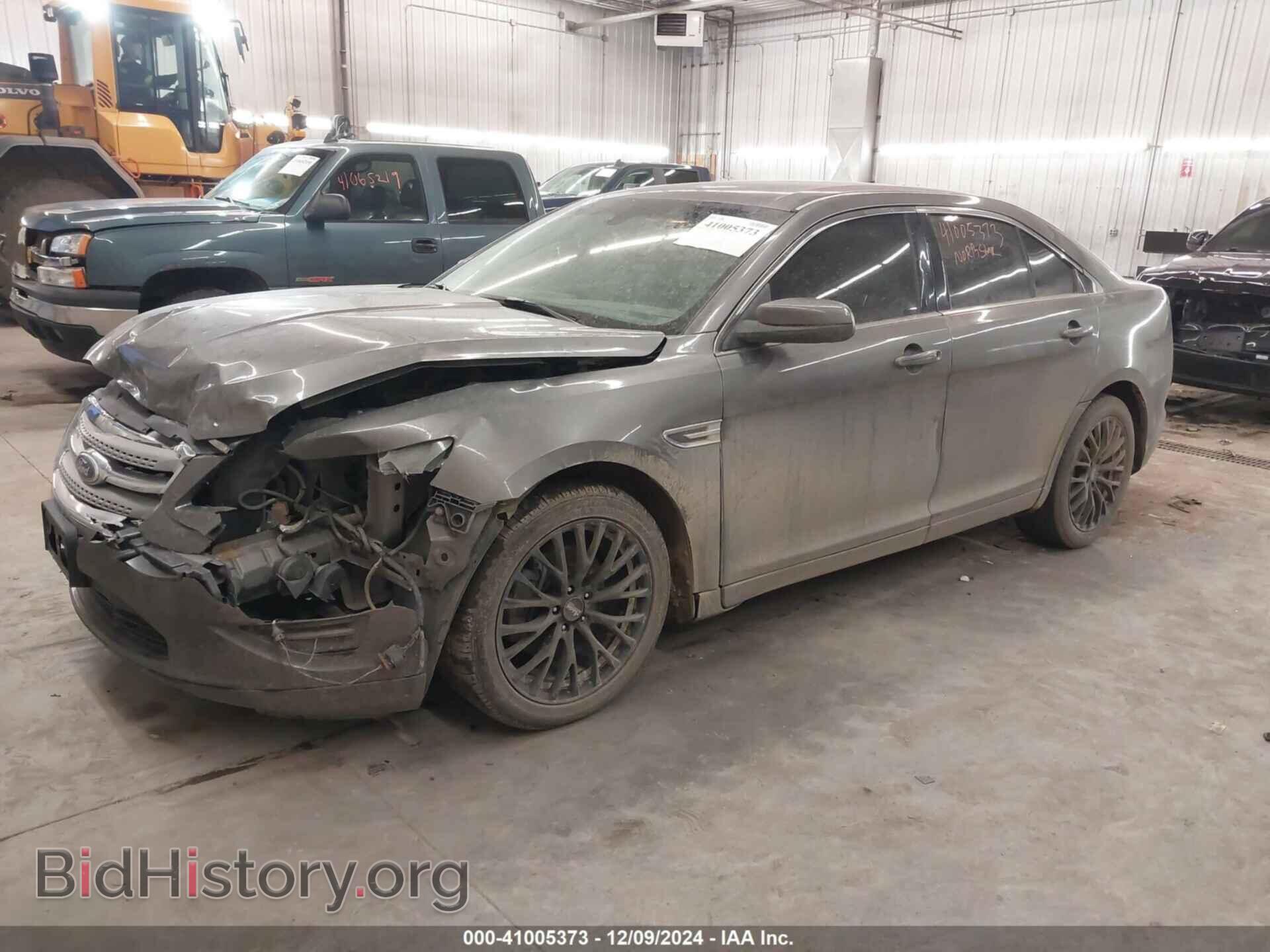 2011 FORD TAURUS - VIN: 1FAHP2EW4BG182289 - Фото 2