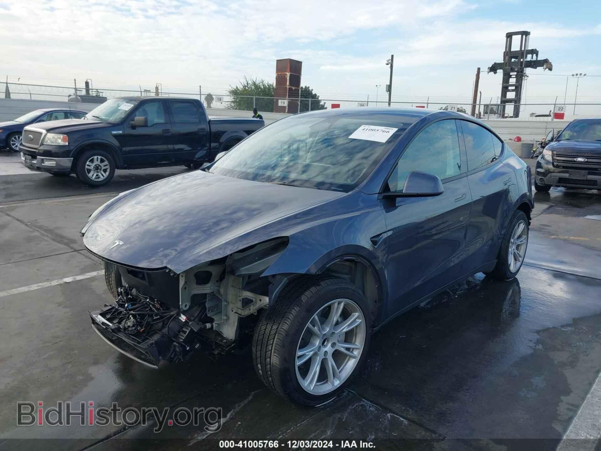 2023 TESLA MODEL Y - VIN: 7SAYGDED1PF940906 - Фото 2