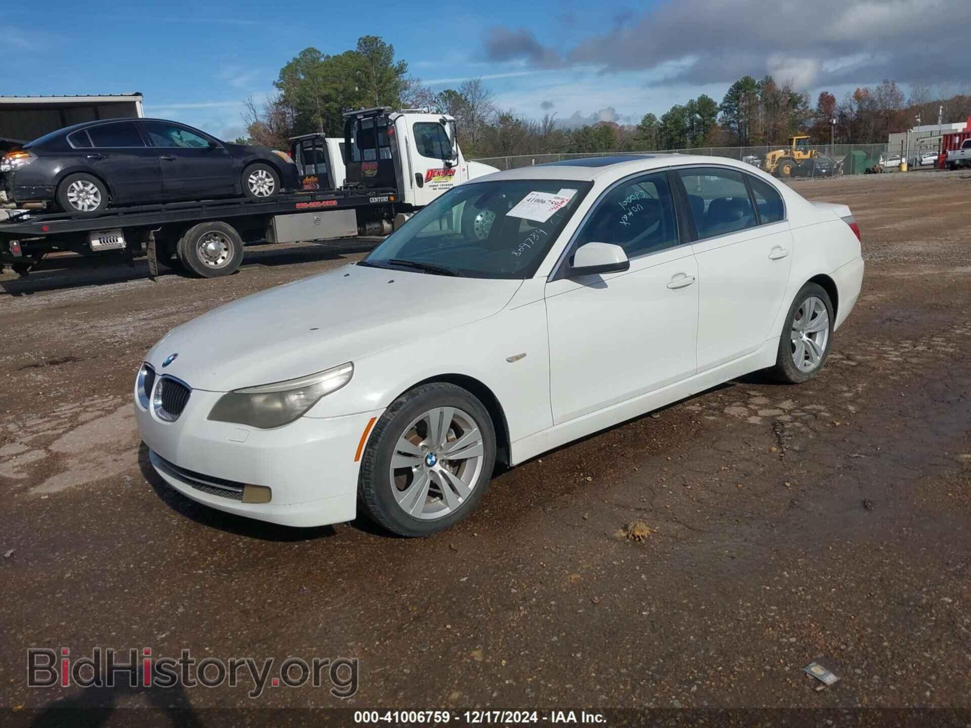 2010 BMW 528I - VIN: WBANU5C59AC460706 - Фото 2