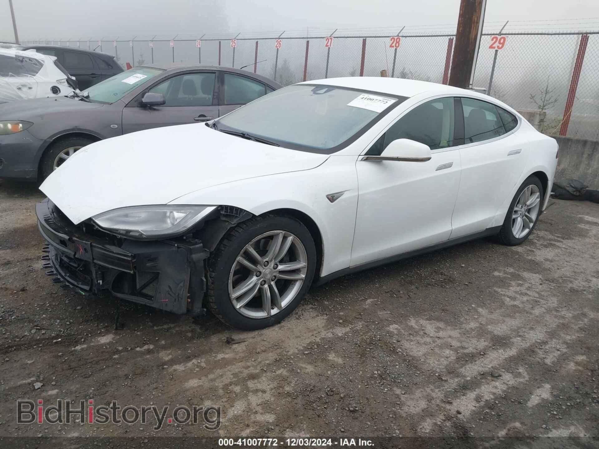 2015 TESLA MODEL S - VIN: 5YJSA1E2XFF111896 - Фото 2