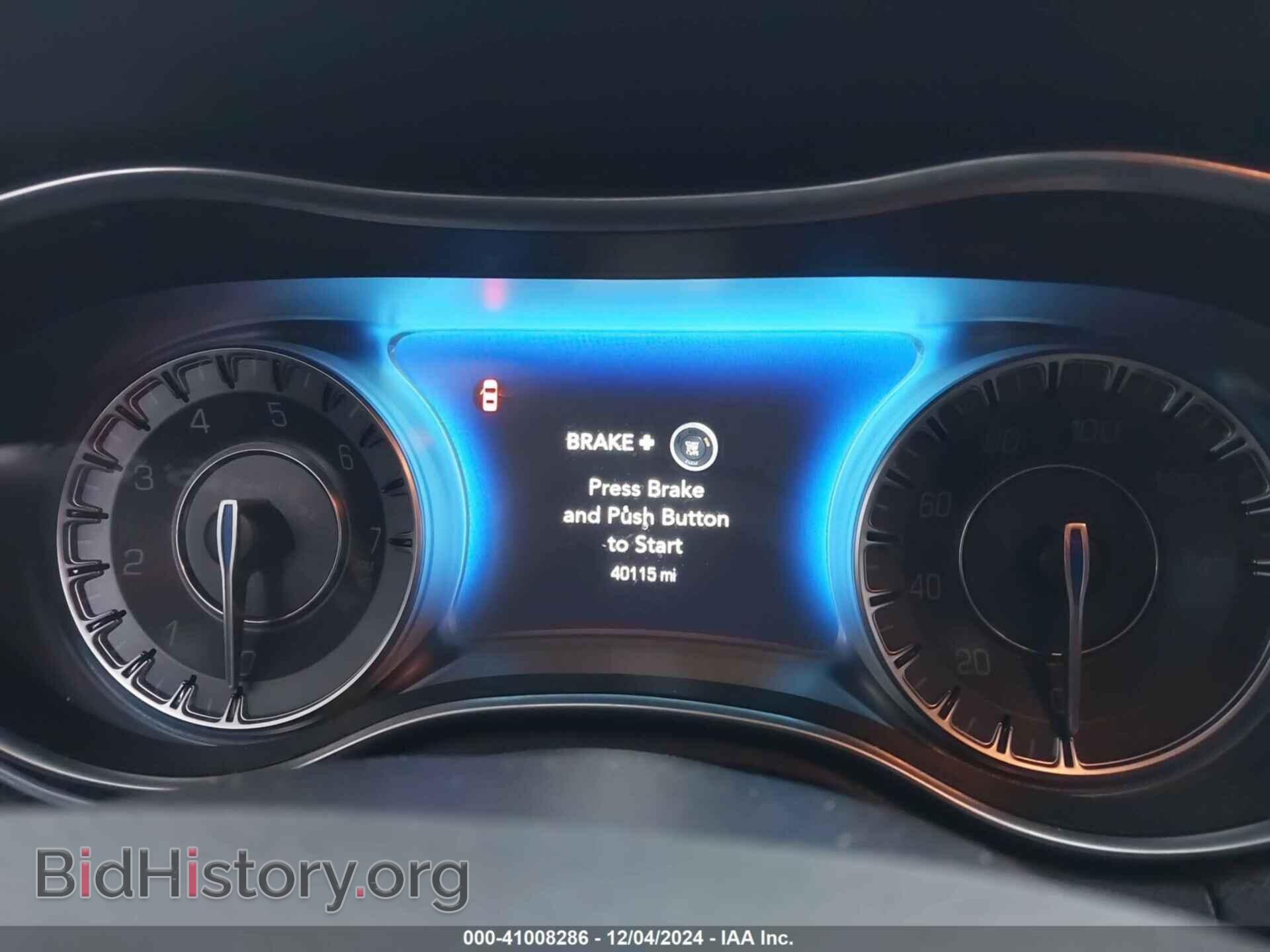 2019 CHRYSLER 300 - VIN: 2C3CCARG1KH611054 - Фото 7