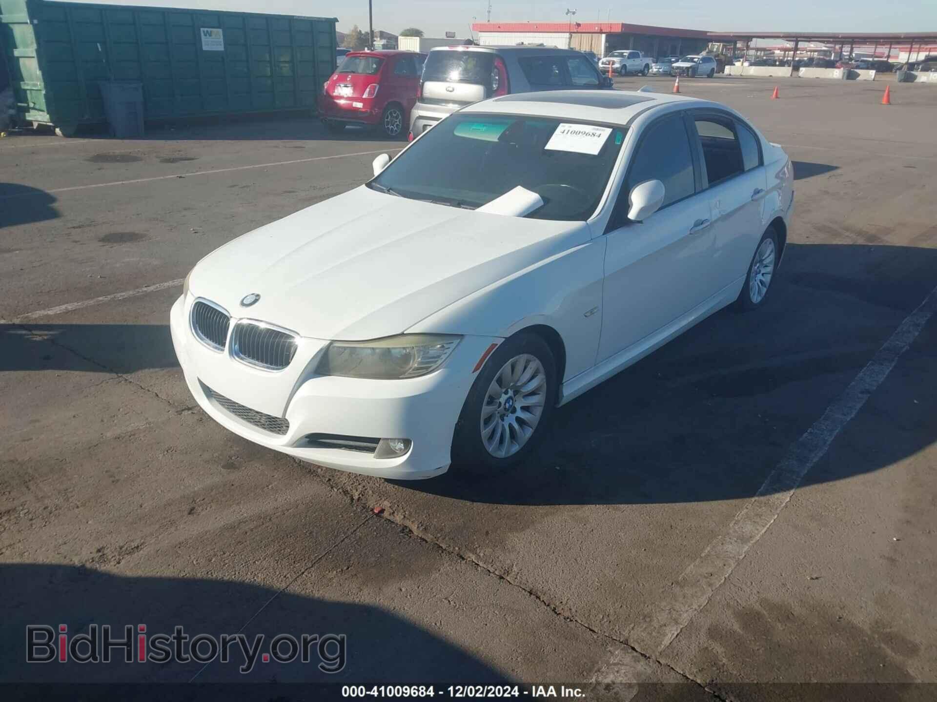 2009 BMW 328I - VIN: WBAPH57529NL78016 - Фото 2
