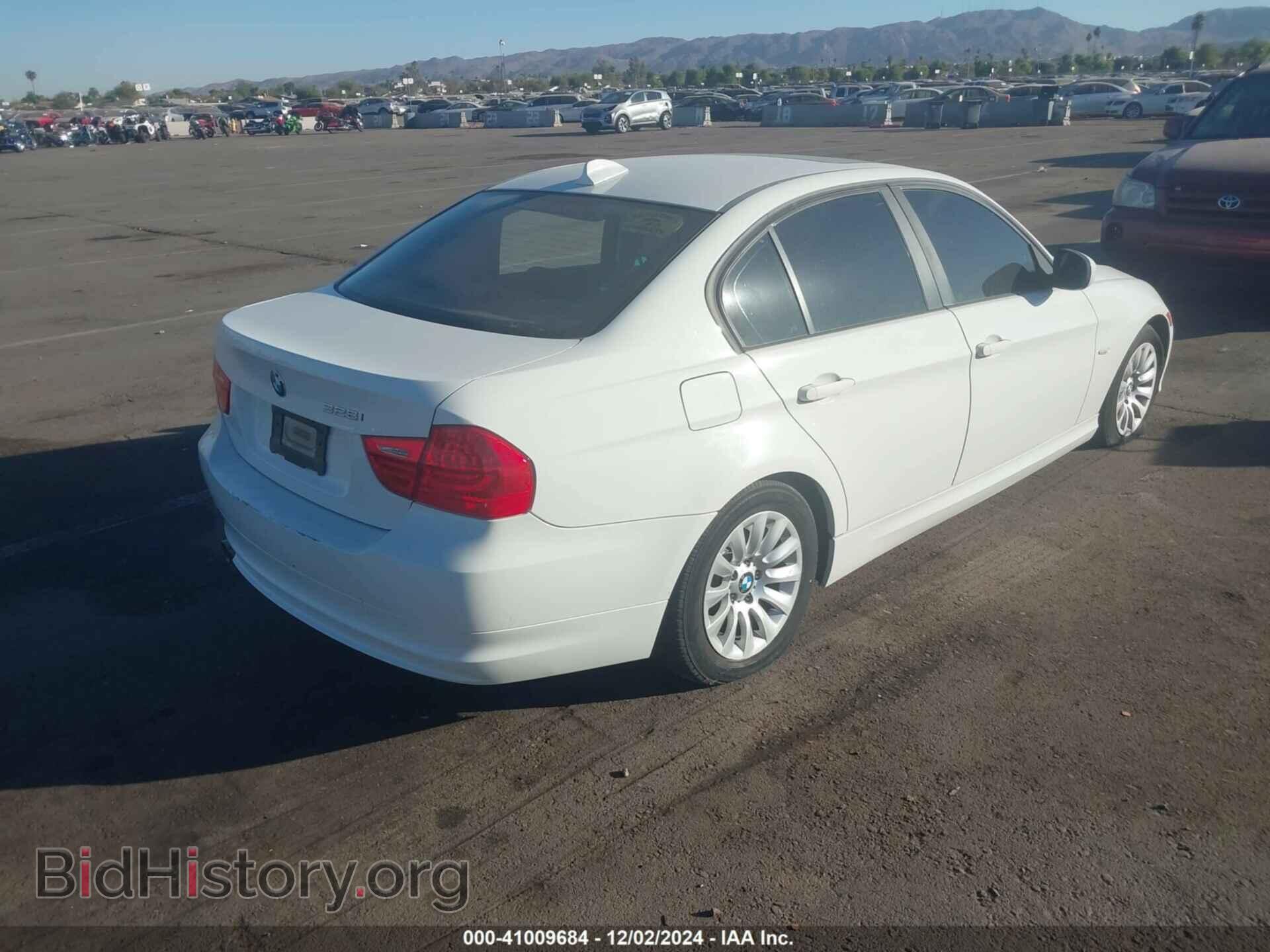 2009 BMW 328I - VIN: WBAPH57529NL78016 - Фото 4