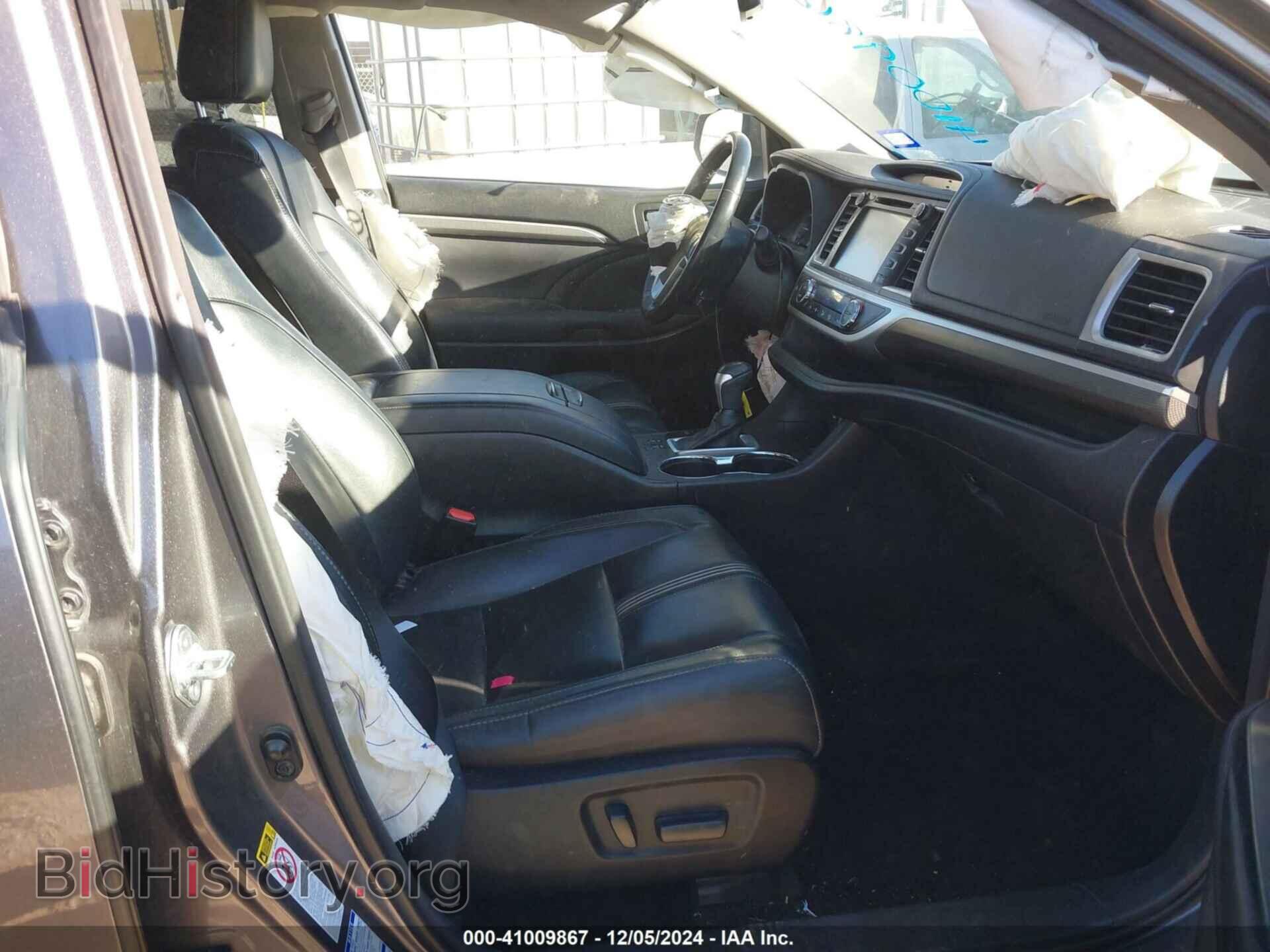 2017 TOYOTA HIGHLANDER - VIN: 5TDJZRFH9HS381366 - Фото 5
