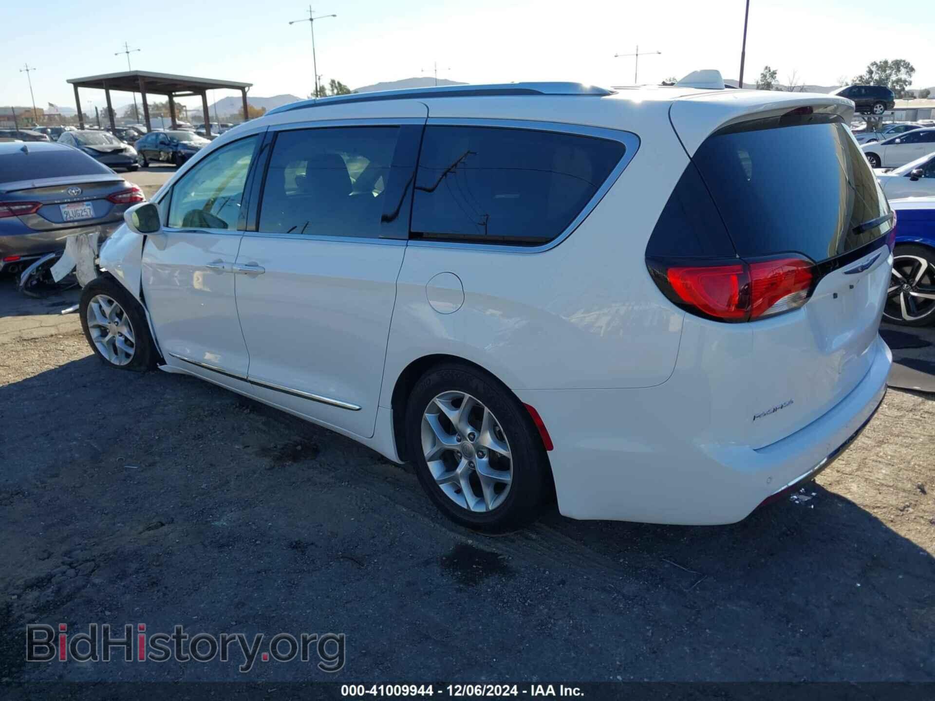 2018 CHRYSLER PACIFICA - VIN: 2C4RC1BG7JR130640 - Фото 3