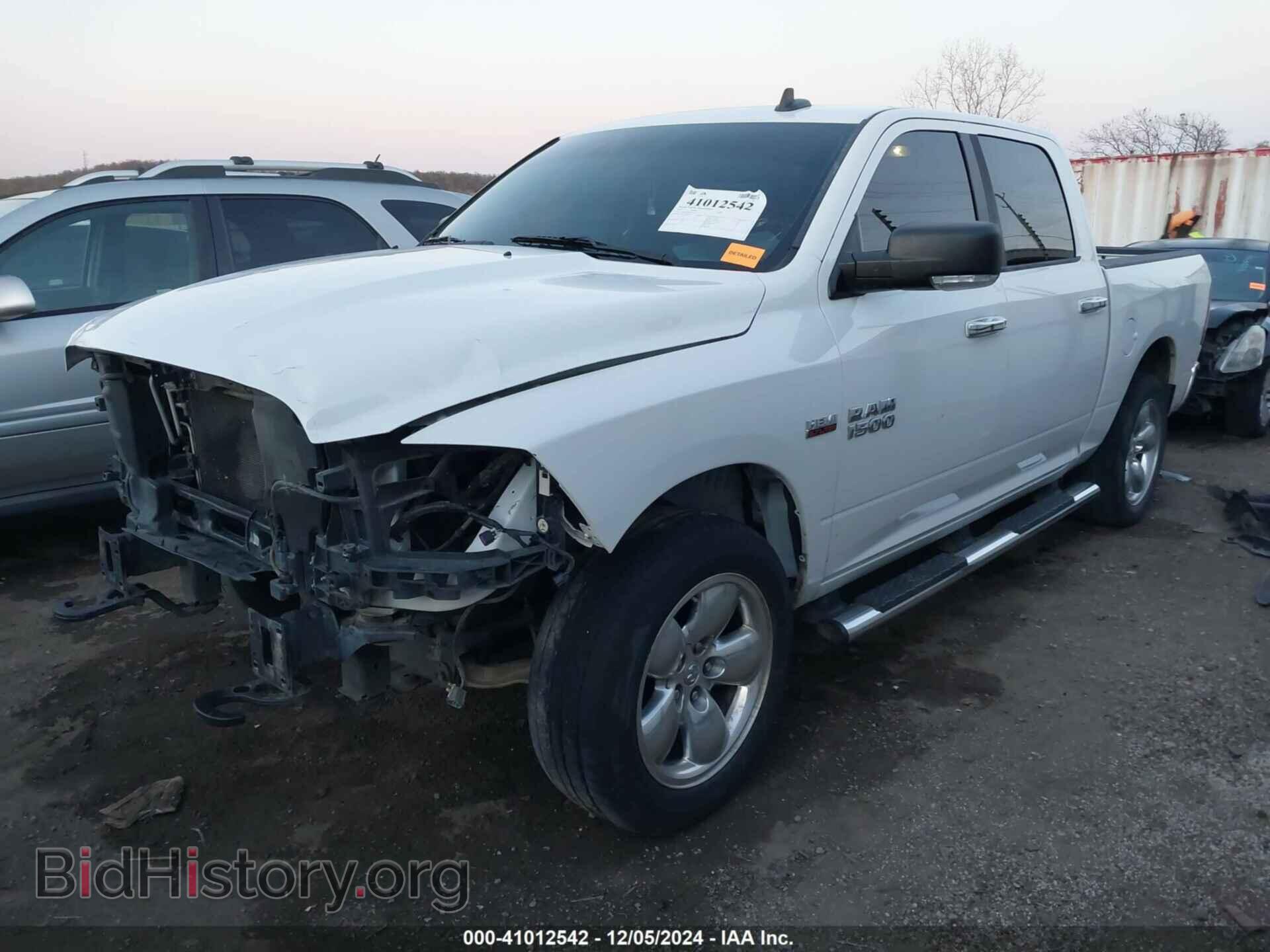 2017 RAM 1500 - VIN: 3C6RR7LT7HG511909 - Фото 2