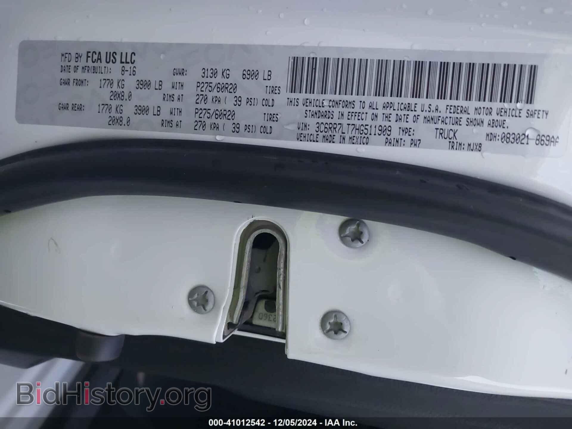2017 RAM 1500 - VIN: 3C6RR7LT7HG511909 - Фото 9
