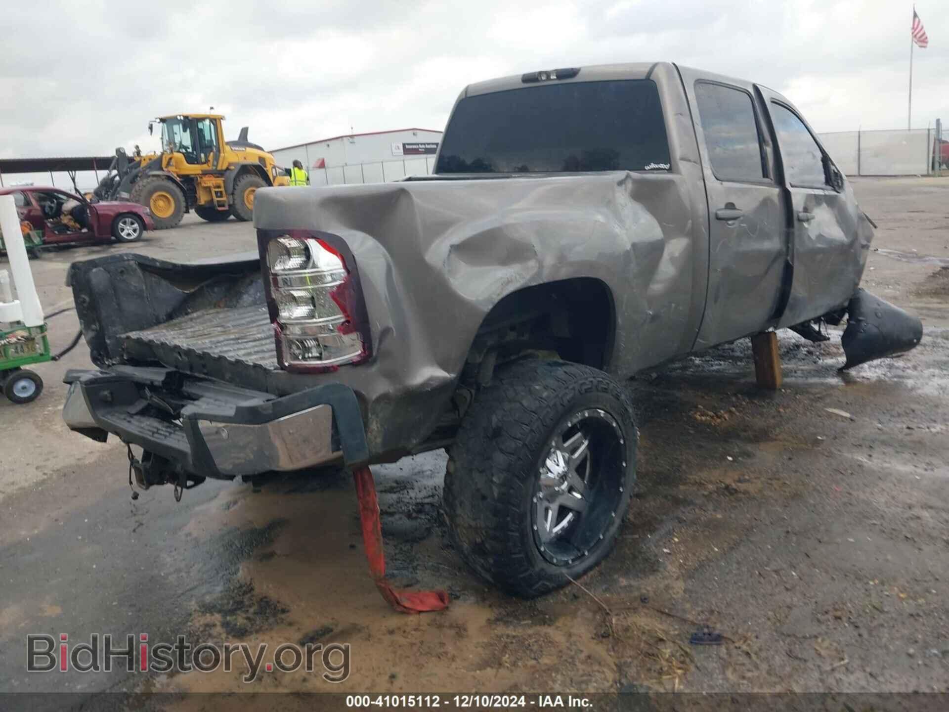 2014 GMC SIERRA 2500HD - VIN: 1GT121E83EF110435 - Фото 4