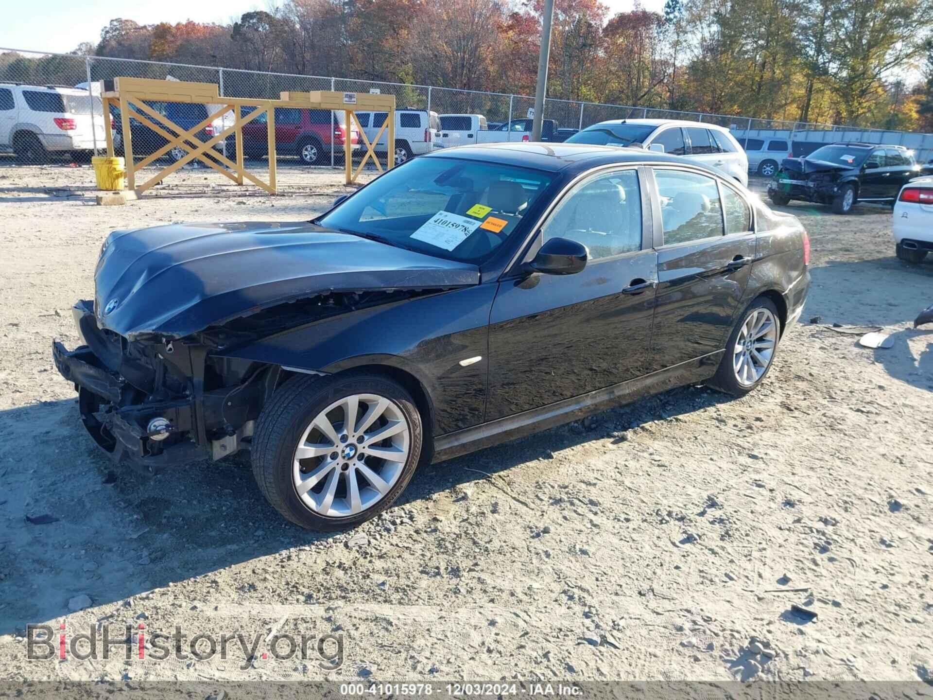 2010 BMW 328I - VIN: WBAPH5G57ANM34424 - Фото 2