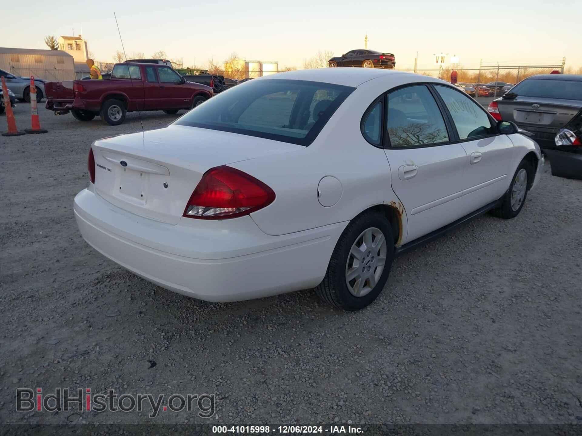 2005 FORD TAURUS - VIN: 1FAFP53215A284116 - Фото 4