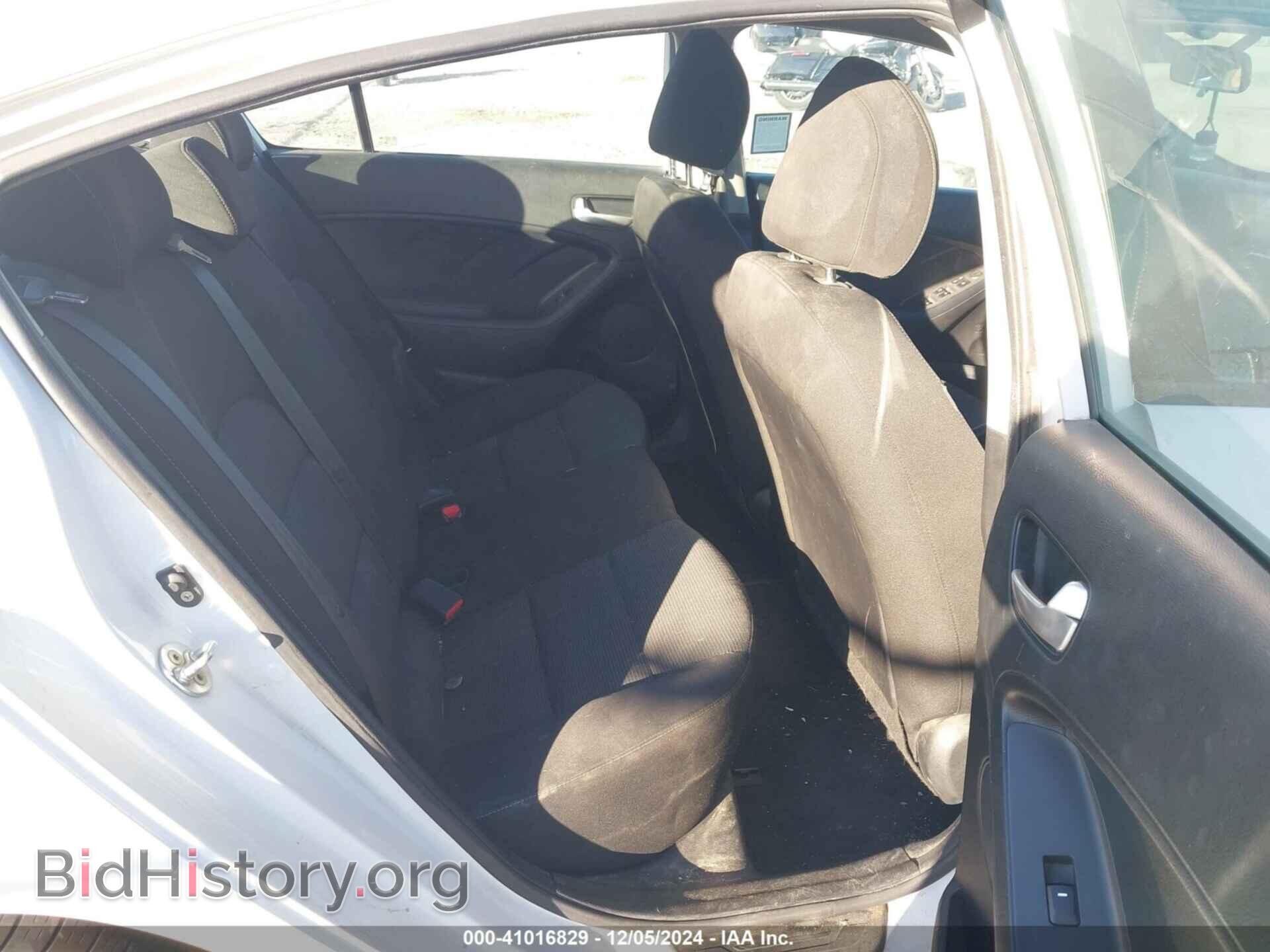 2017 KIA FORTE - VIN: 3KPFK4A74HE110351 - Фото 8