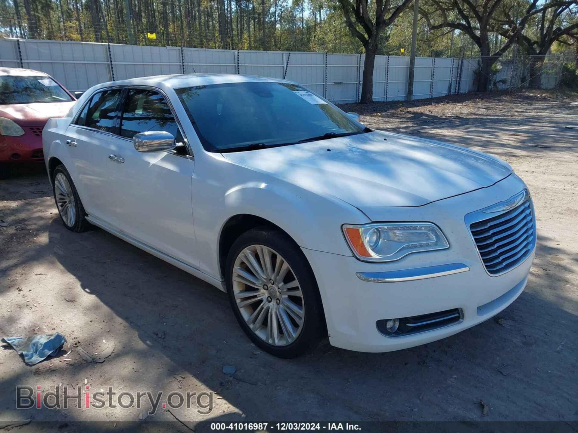 Фотография 2C3CA6CT5BH581095 - CHRYSLER 300C 2011