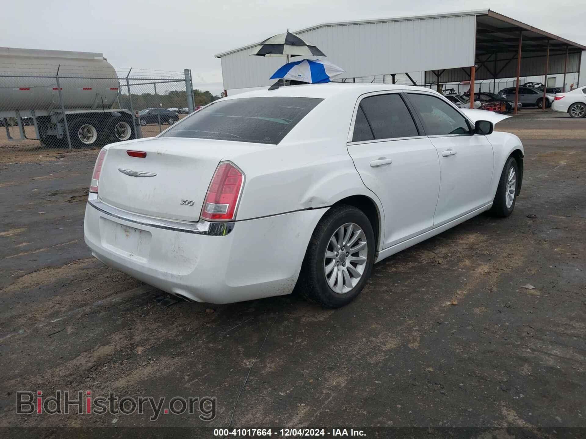 2014 CHRYSLER 300 - VIN: 2C3CCAAG0EH255342 - Фото 4