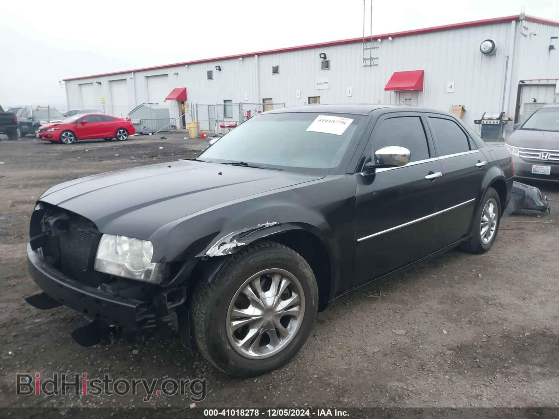 2010 CHRYSLER 300 - VIN: 2C3CA4CD9AH143370 - Фото 2