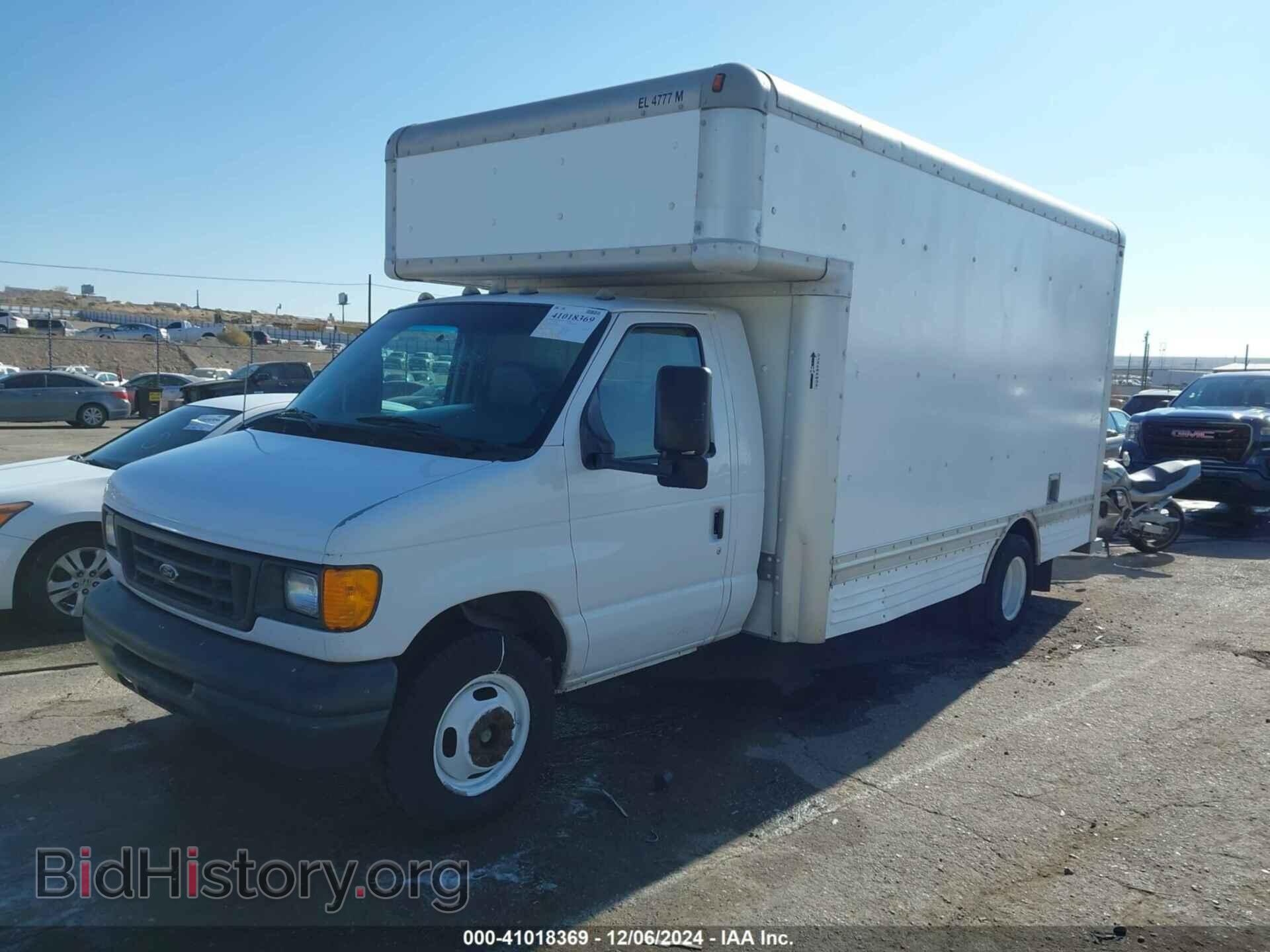 2007 FORD E-450 CUTAWAY - VIN: 1FDXE45S37DA18525 - Фото 2