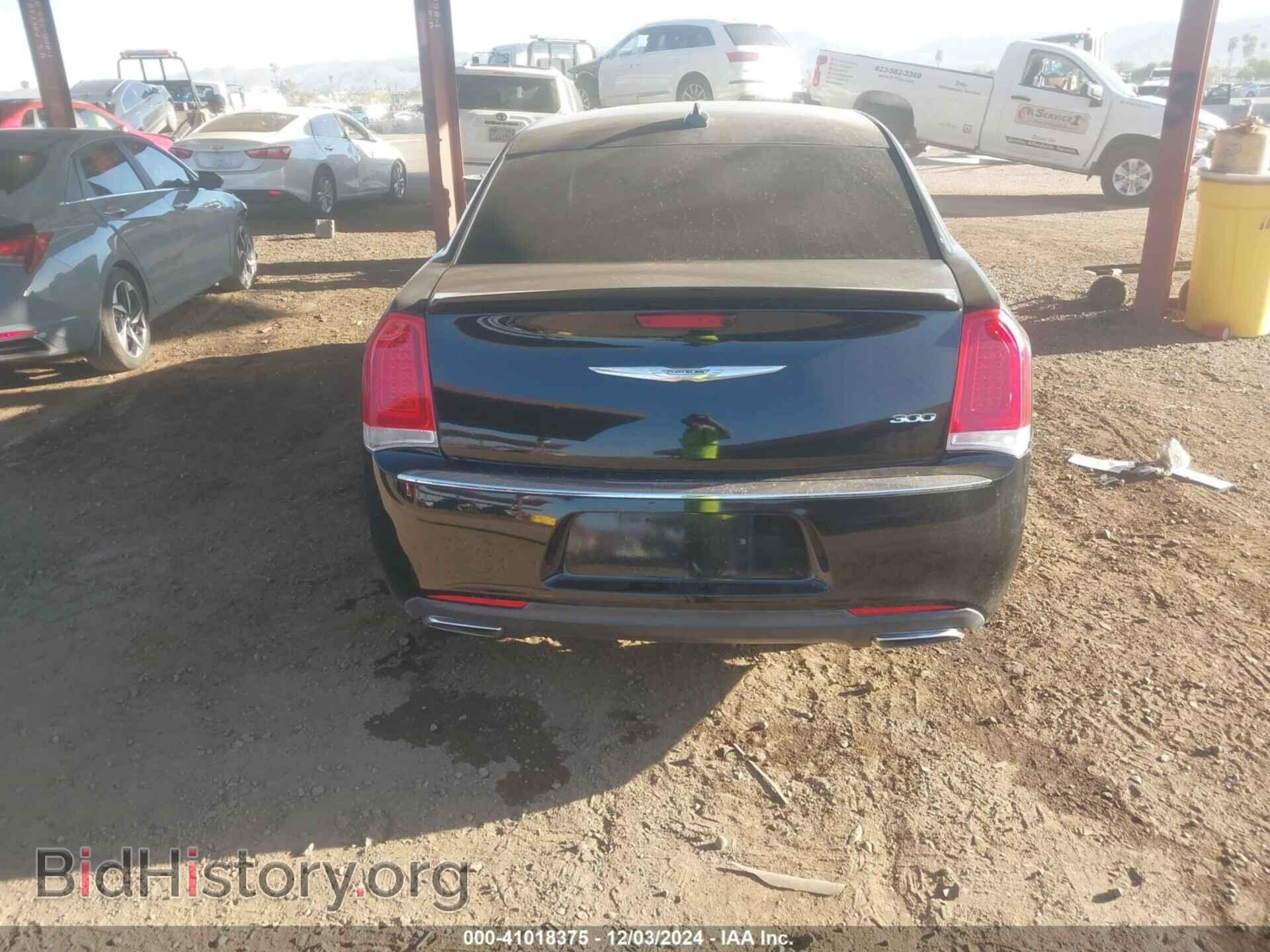 2015 CHRYSLER 300 - VIN: 2C3CCAAG5FH796792 - Фото 16