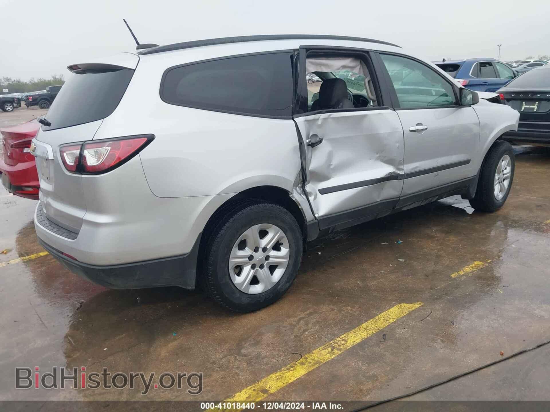 2017 CHEVROLET TRAVERSE - VIN: 1GNKRFKD4HJ159182 - Фото 4