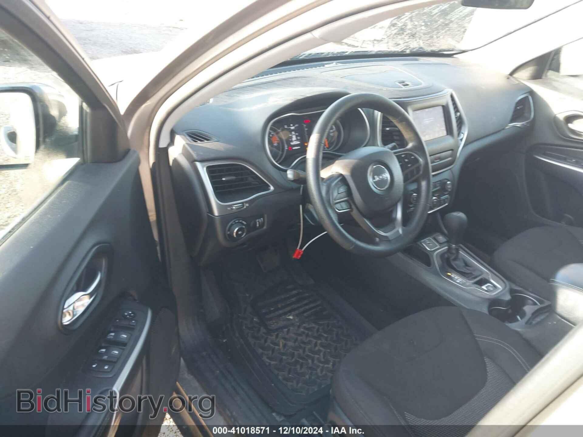 2019 JEEP CHEROKEE - VIN: 1C4PJLCB5KD160381 - Фото 19