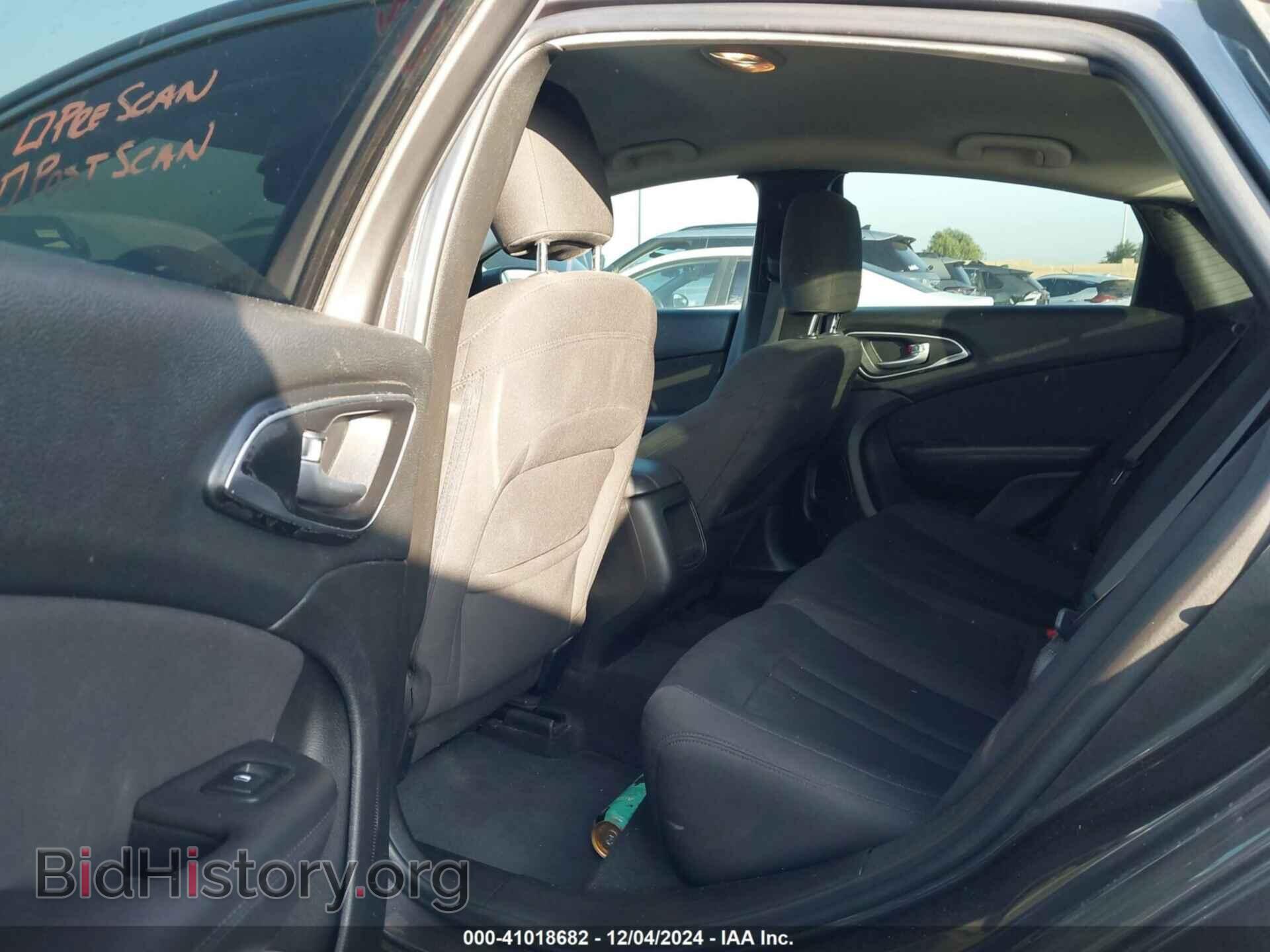 2015 CHRYSLER 200 - VIN: 1C3CCCAB7FN647999 - Фото 8