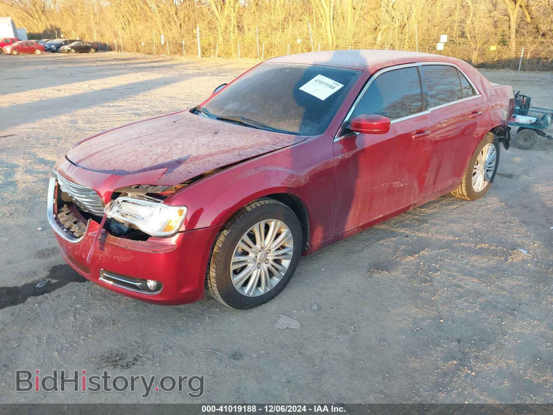 2014 CHRYSLER 300 - VIN: 2C3CCARG1EH229496 - Фото 2