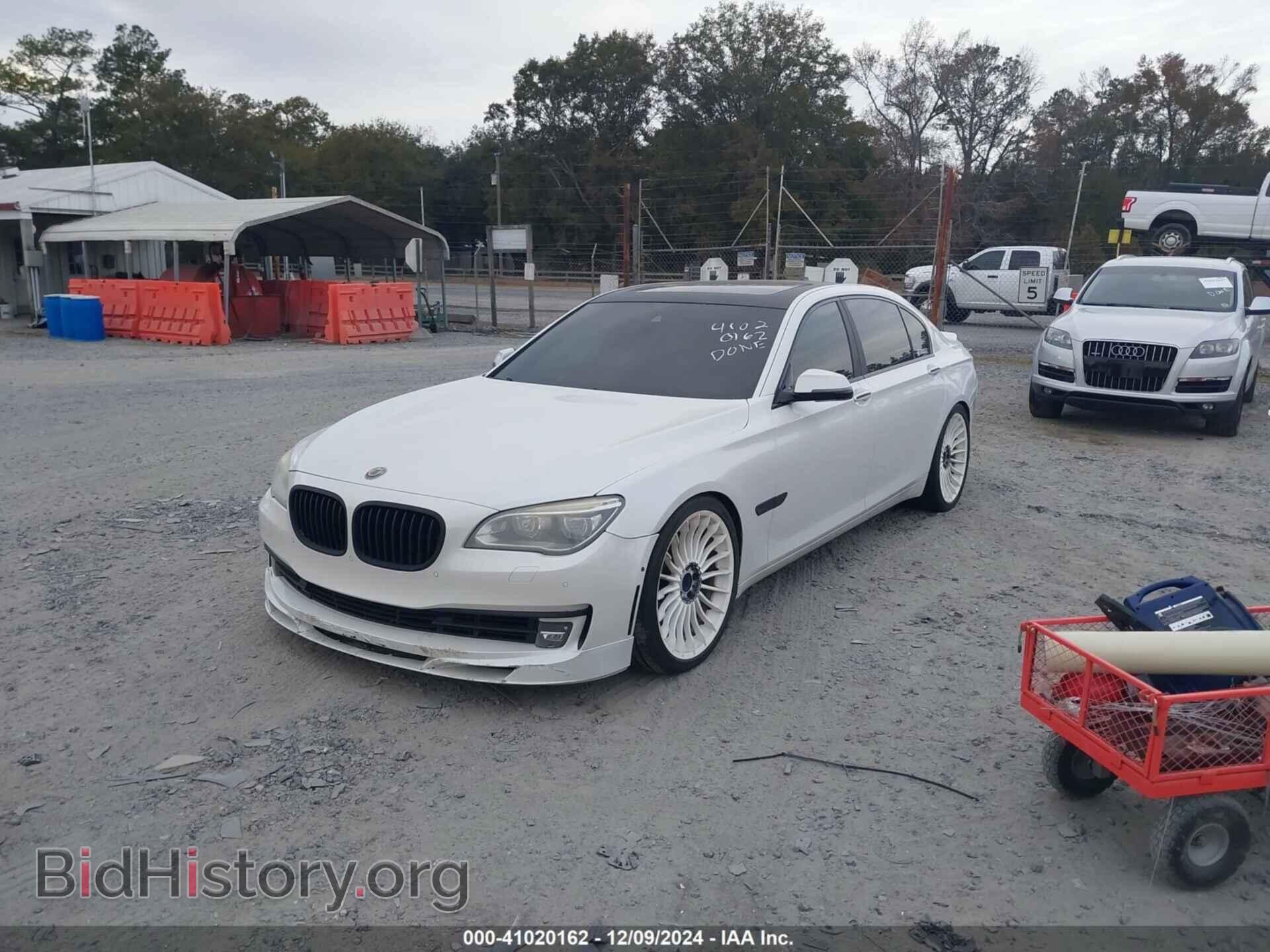 2013 BMW 750LI - VIN: WBAYE8C55DDS15945 - Фото 2