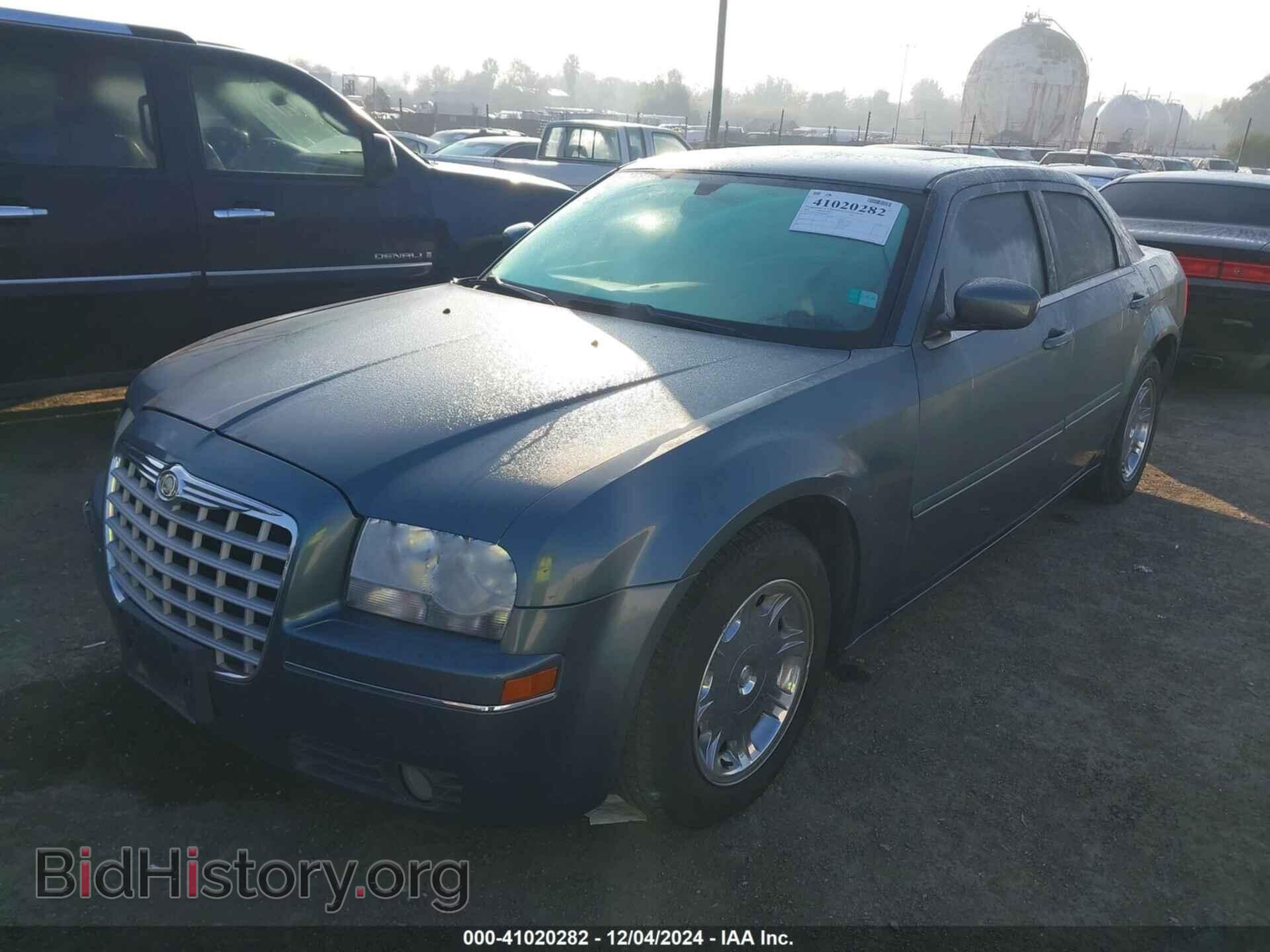 2005 CHRYSLER 300 - VIN: 2C3AA53G35H666834 - Фото 2