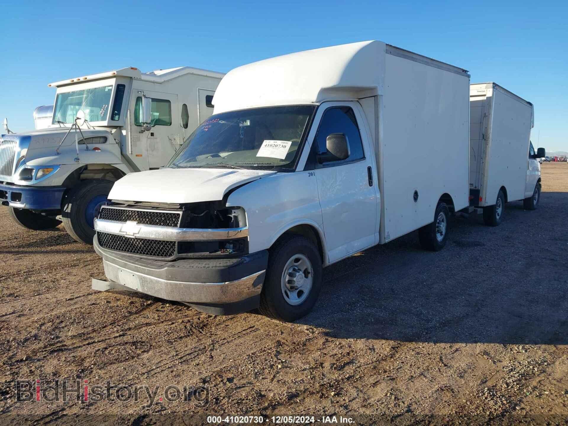 2020 CHEVROLET EXPRESS CUTAWAY - VIN: 1GB0GRFG8L1174549 - Фото 2