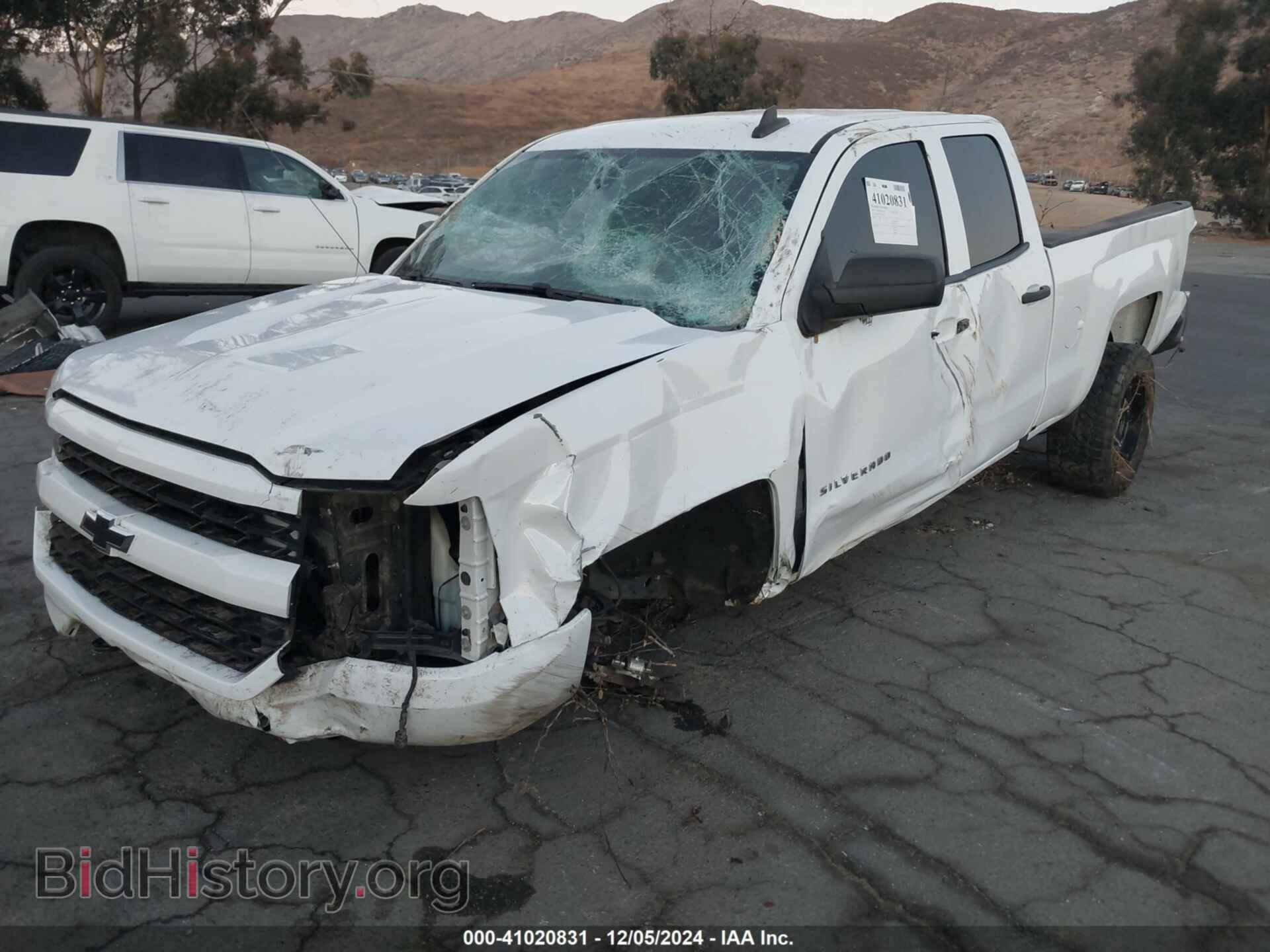 2016 CHEVROLET SILVERADO 1500 - VIN: 1GCRCPEC6GZ247331 - Фото 2