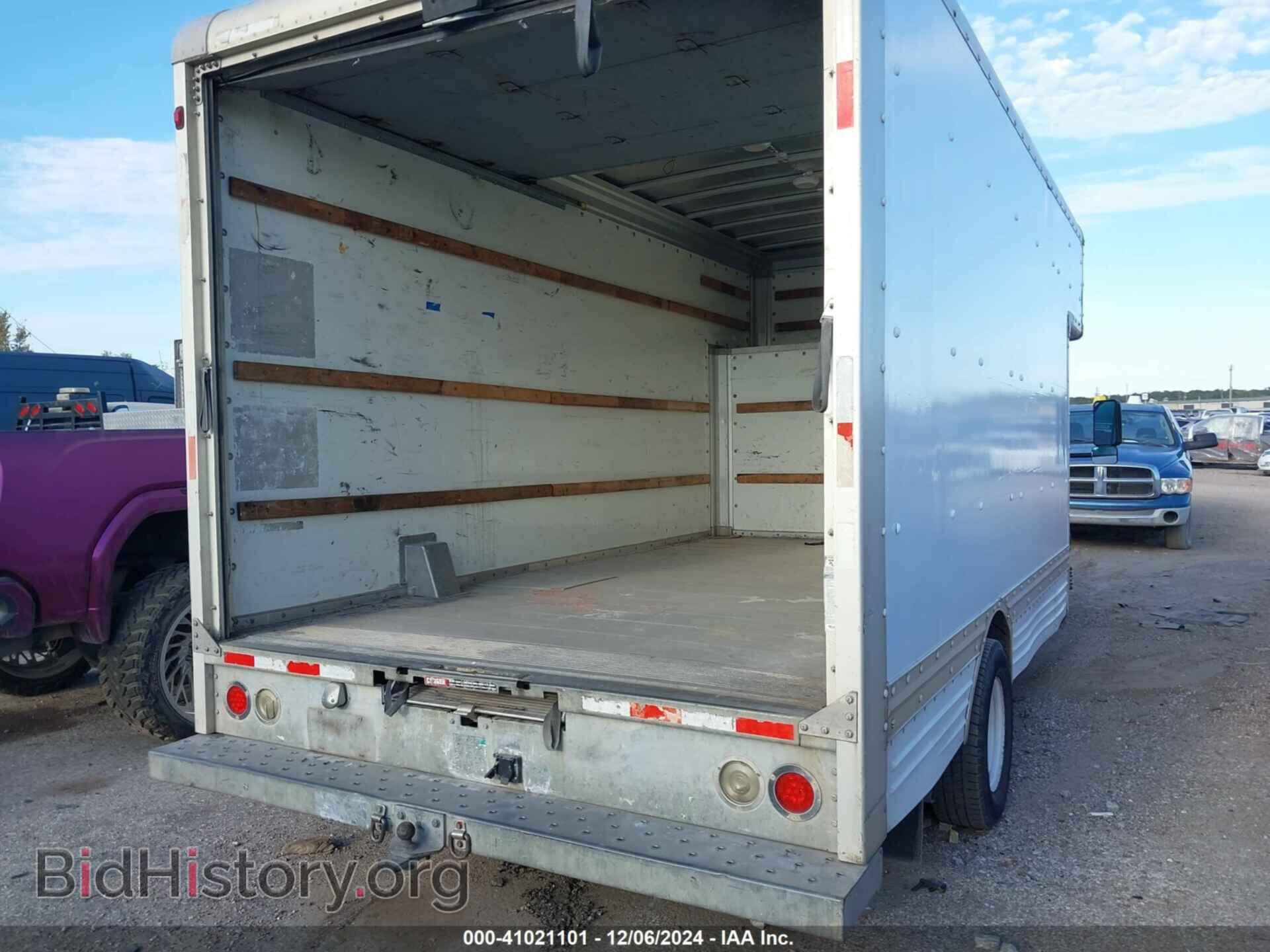 2007 FORD E-450 CUTAWAY - VIN: 1FDXE45S87DA17631 - Фото 4