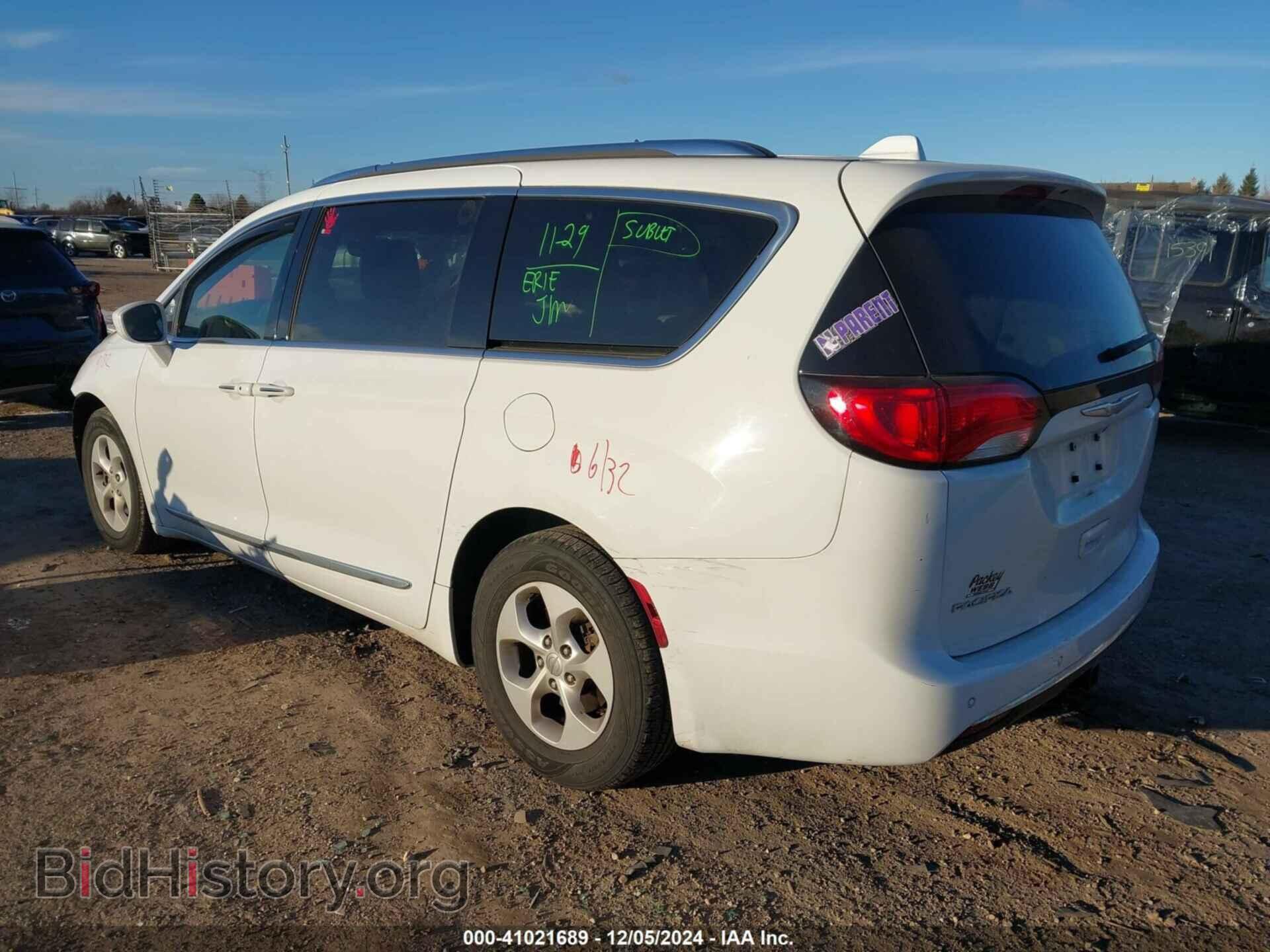 2017 CHRYSLER PACIFICA - VIN: 2C4RC1EG7HR628858 - Фото 3